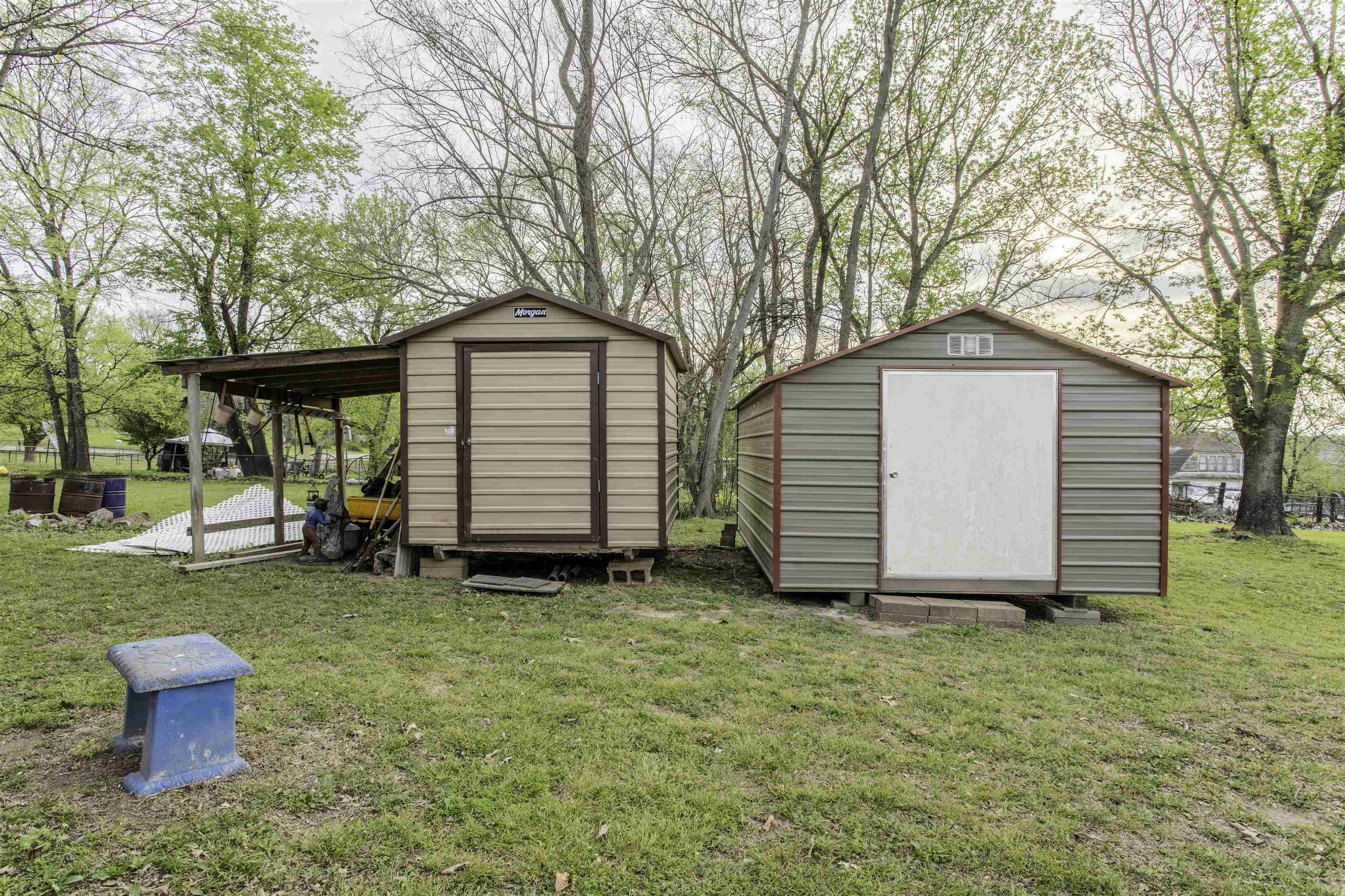 THACKERS - Residential