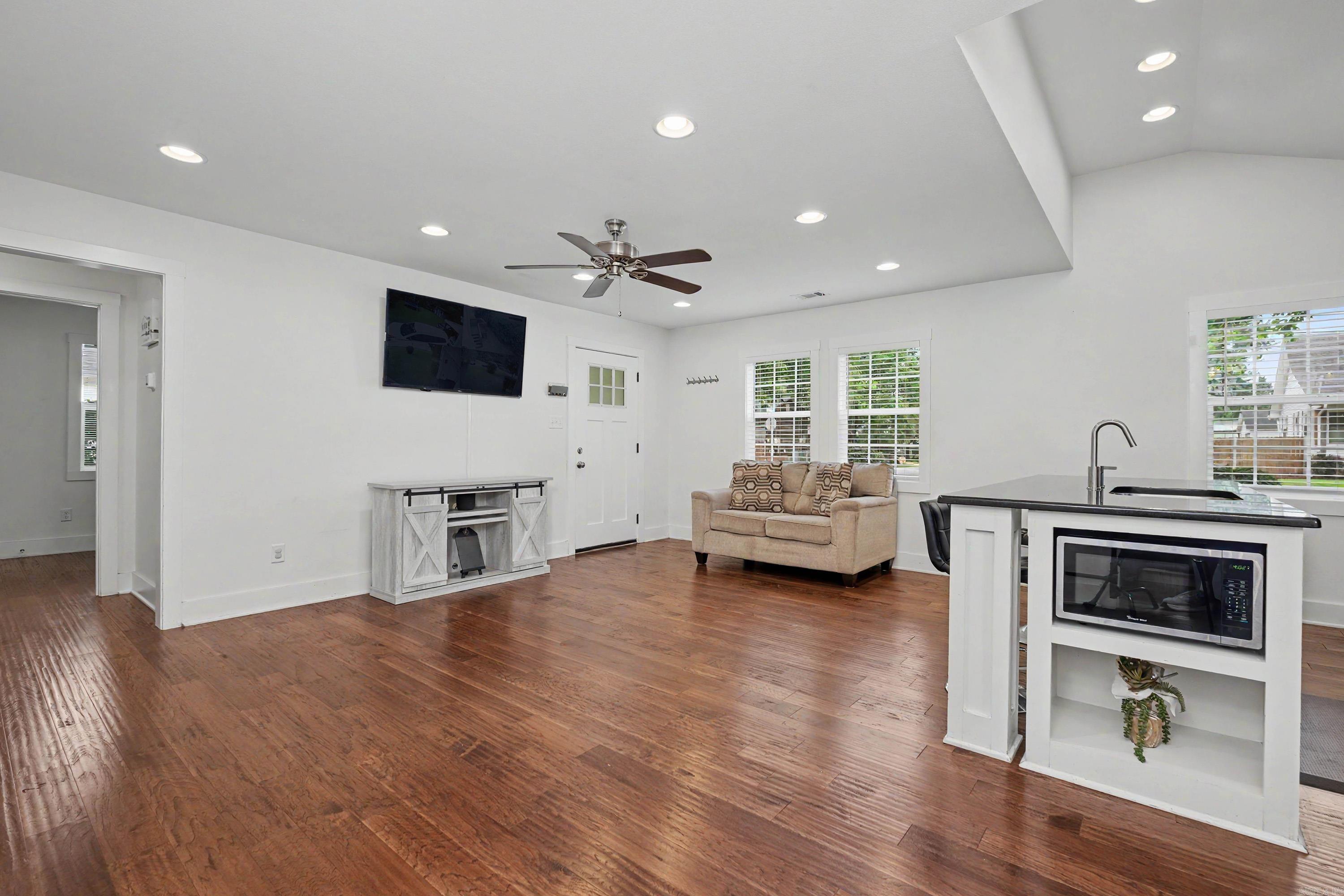 BENTON HEIGHTS - Residential