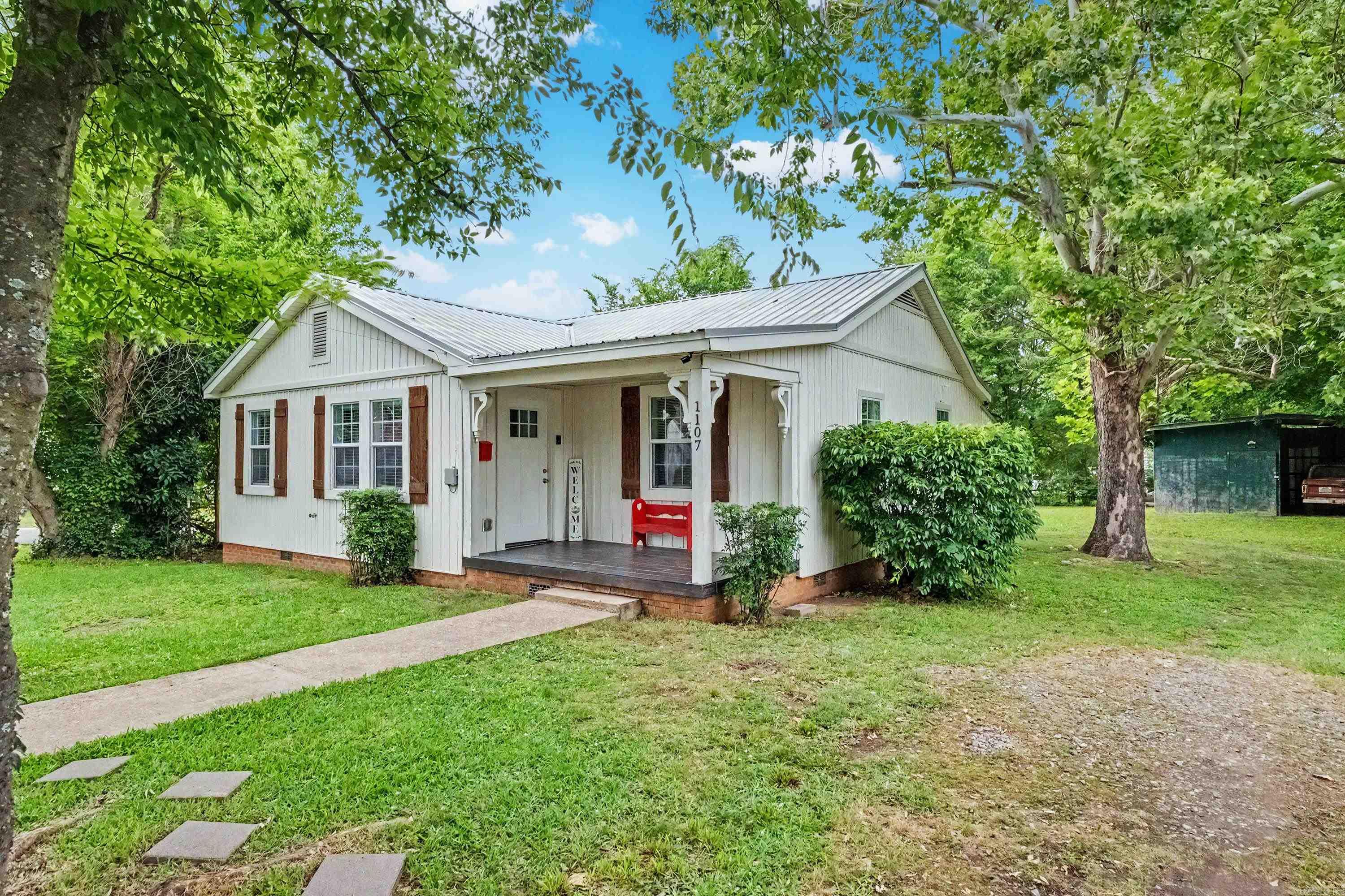 BENTON HEIGHTS - Residential