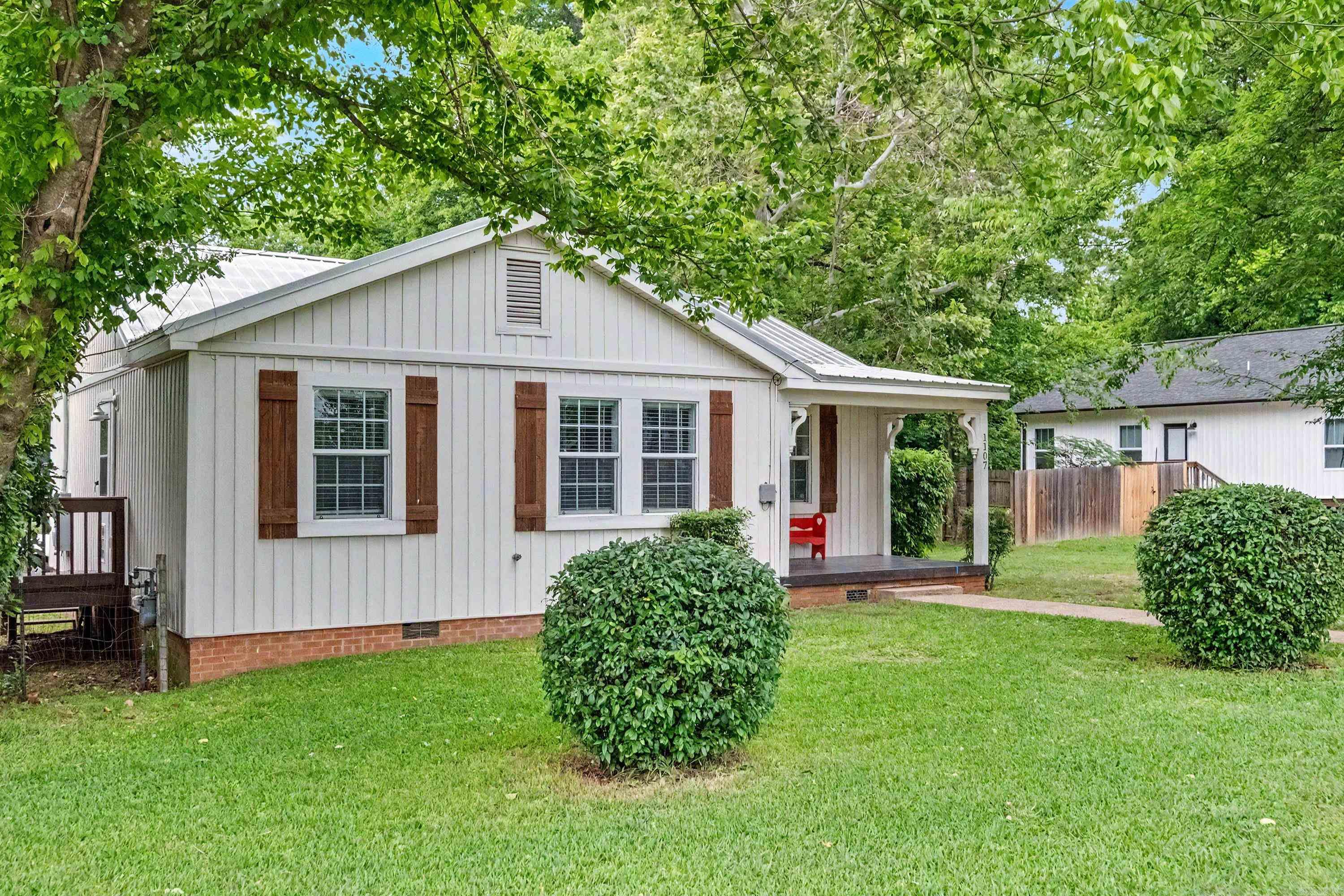 BENTON HEIGHTS - Residential
