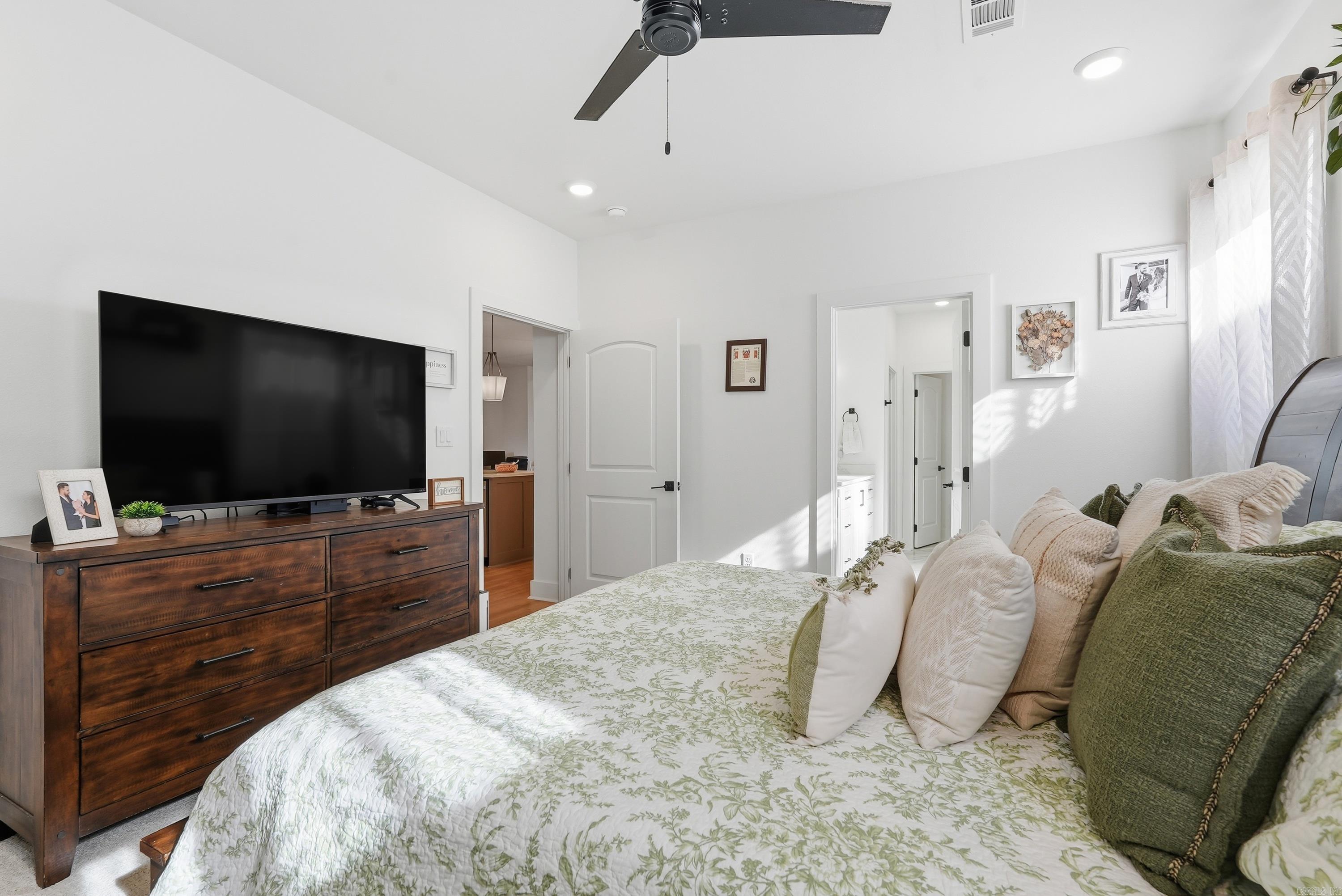 MIDTOWN BRYANT - Residential