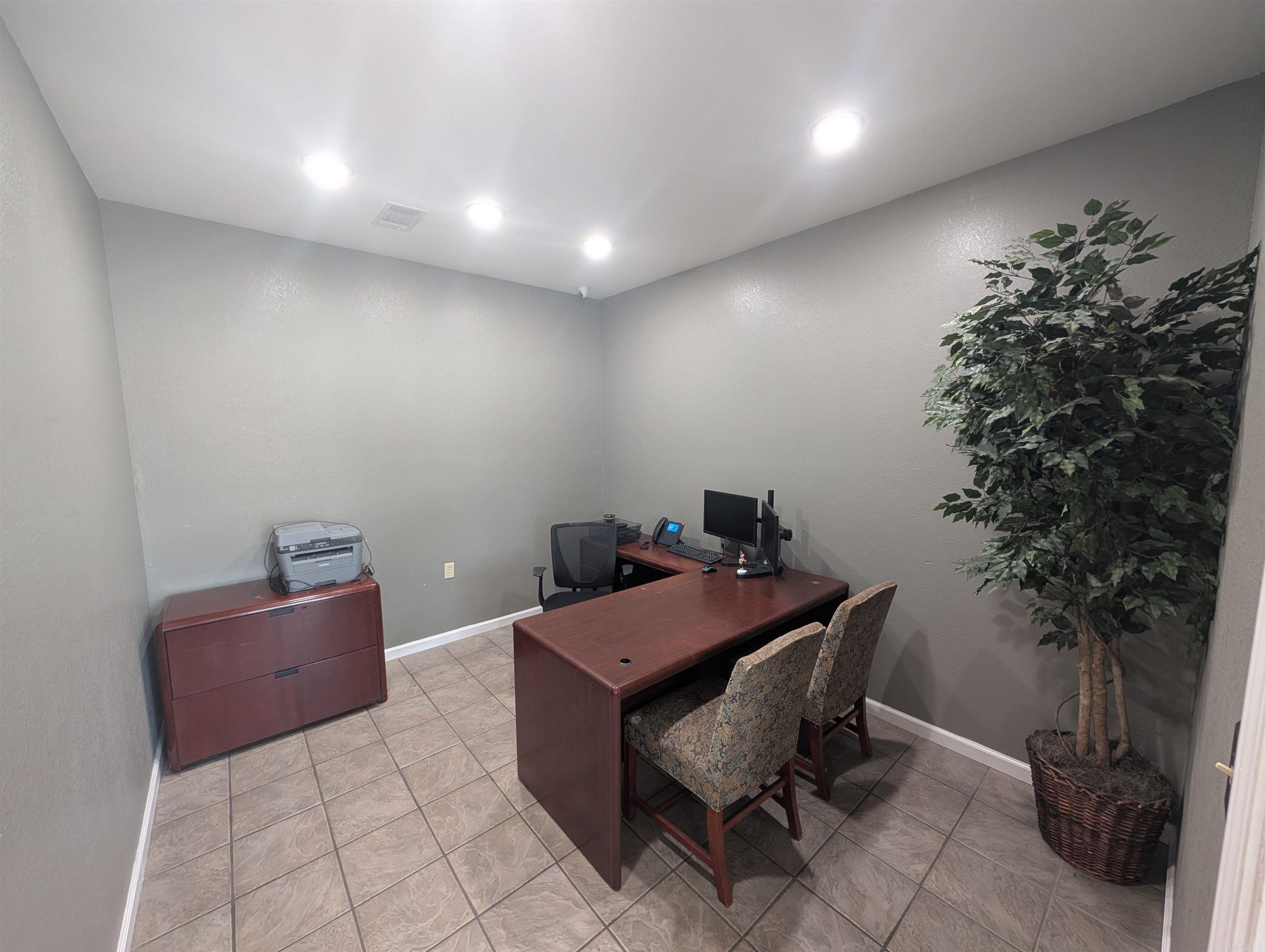 11-07-07 Searcy Outlots - Residential Lease