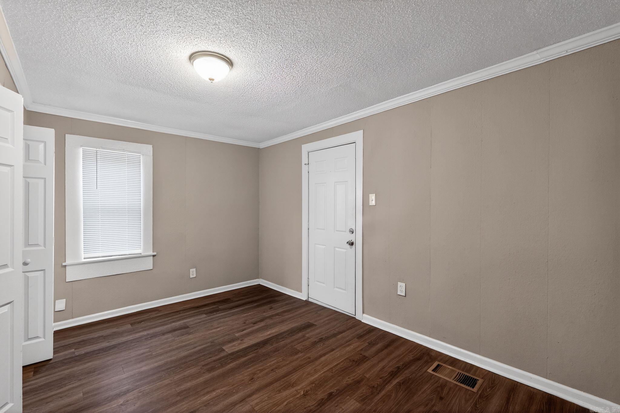 BARROW JOHN - Residential