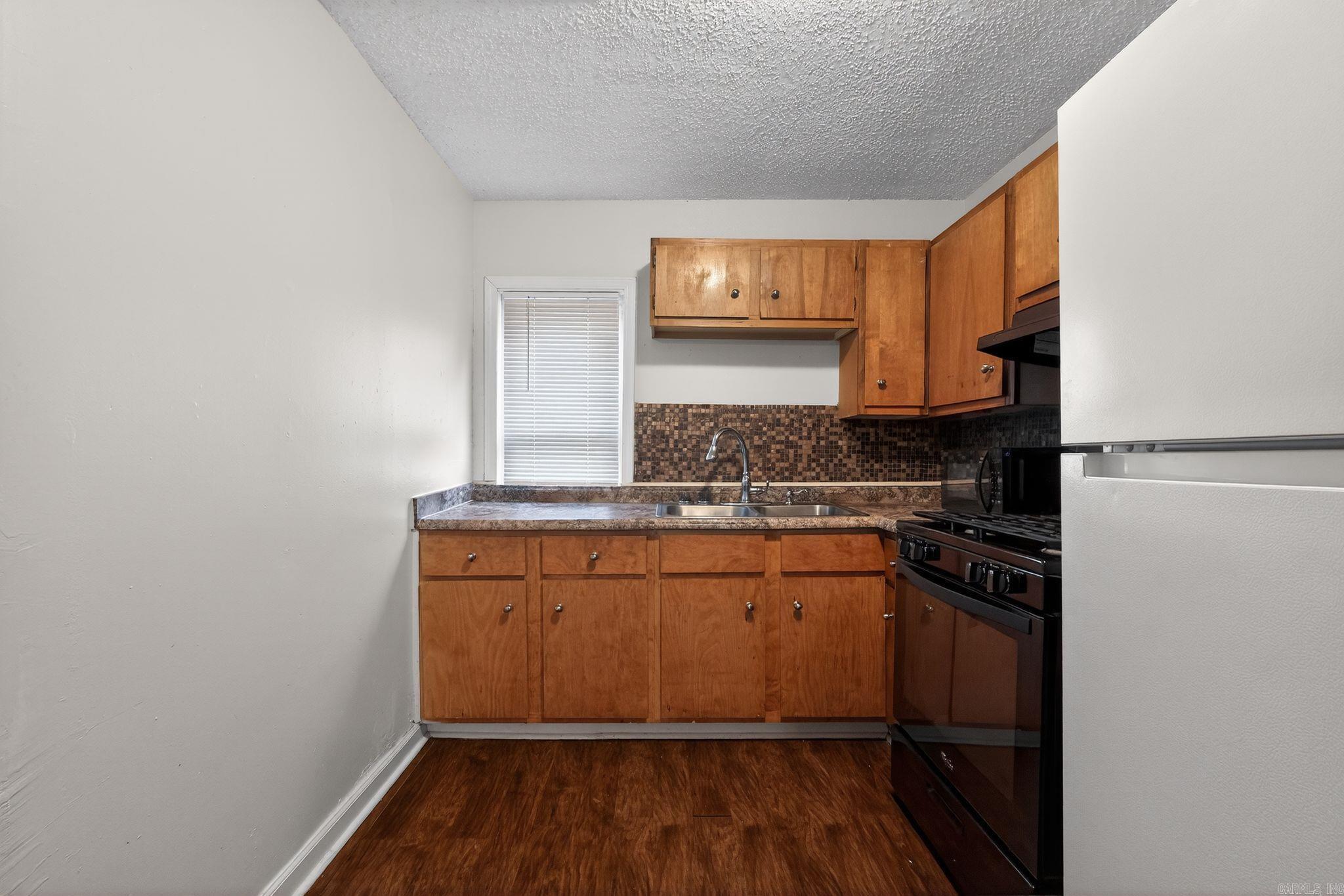 BARROW JOHN - Residential