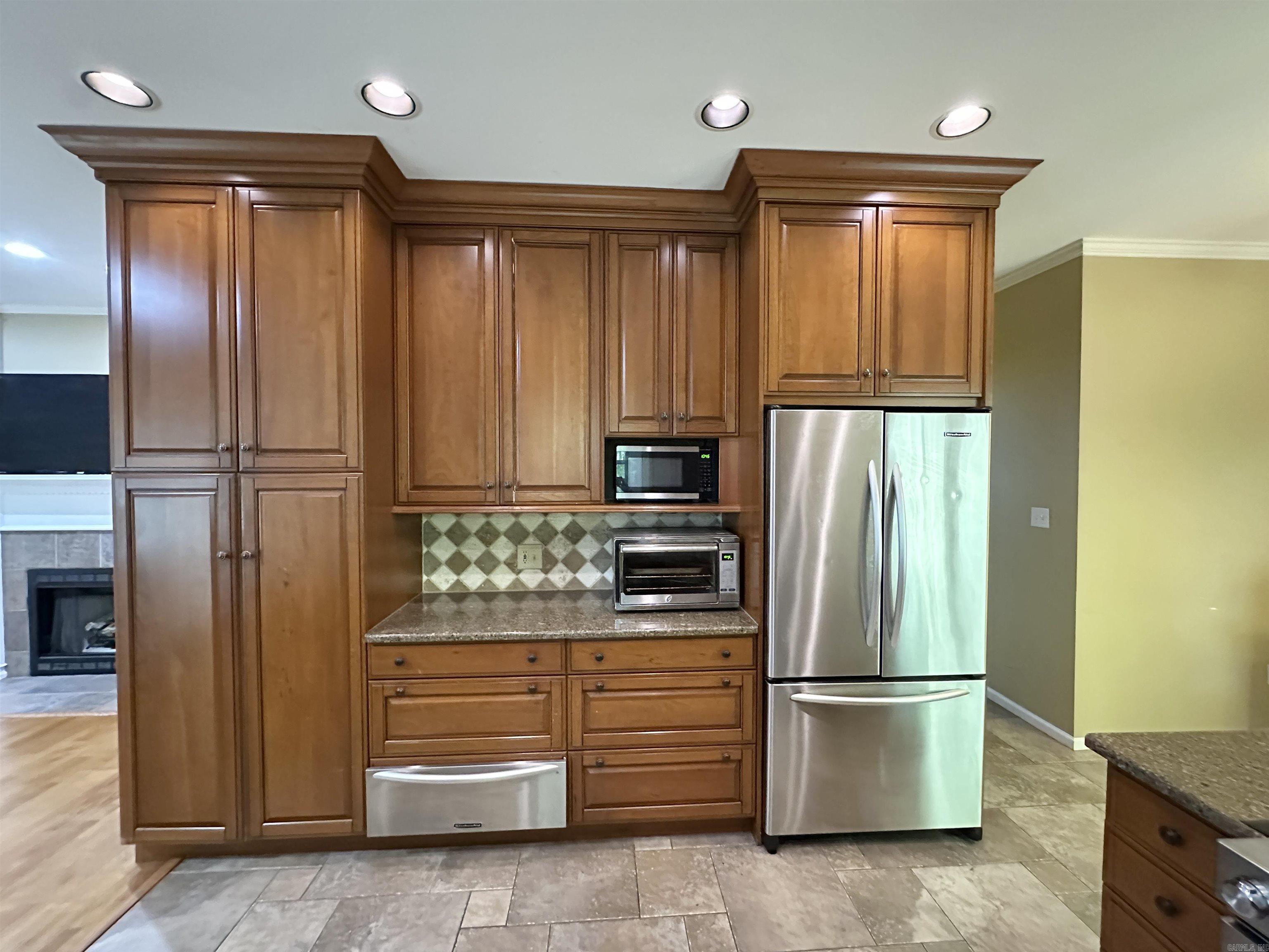 WOODSPRINGS ESTATES - Residential