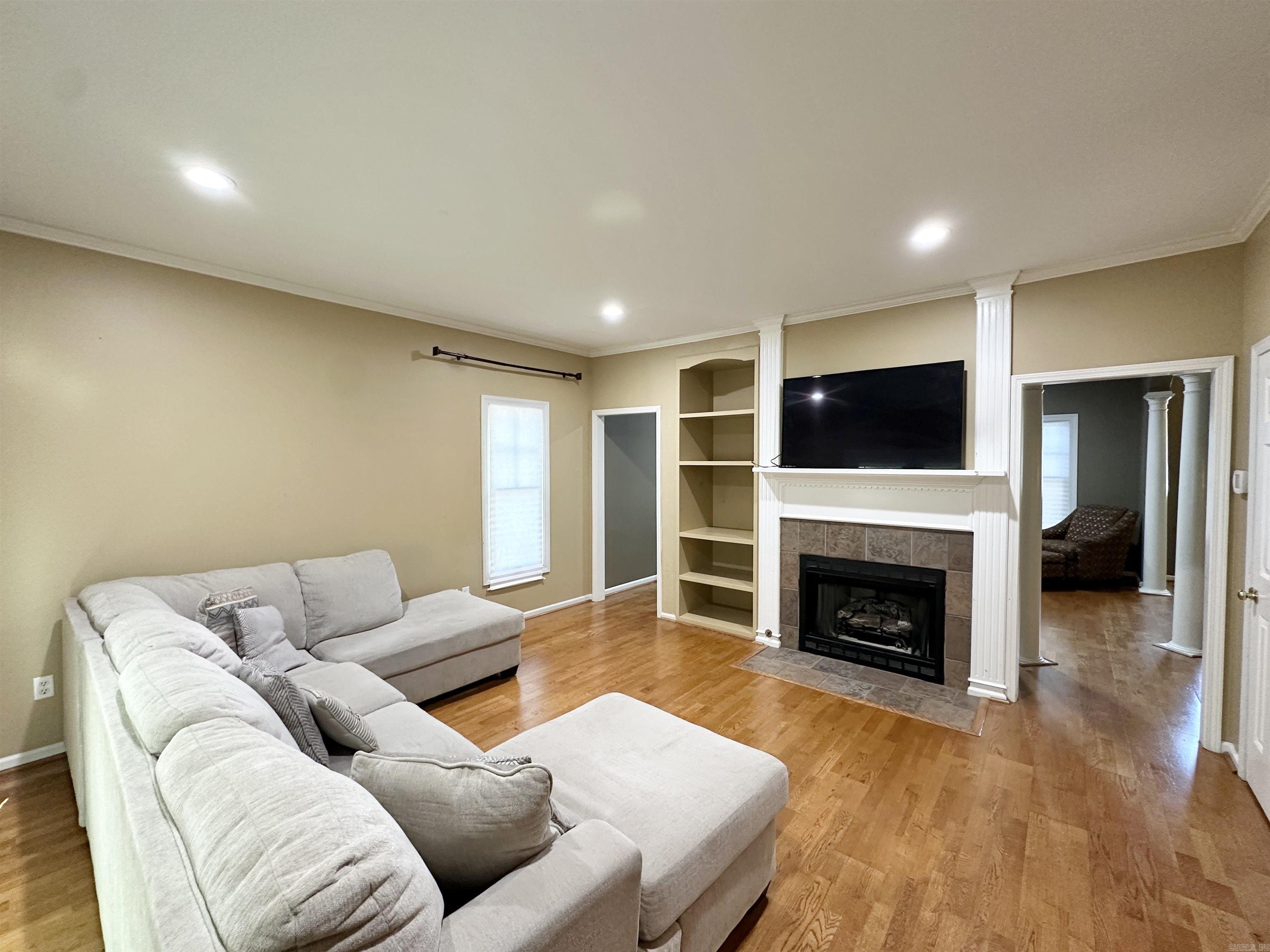 WOODSPRINGS ESTATES - Residential