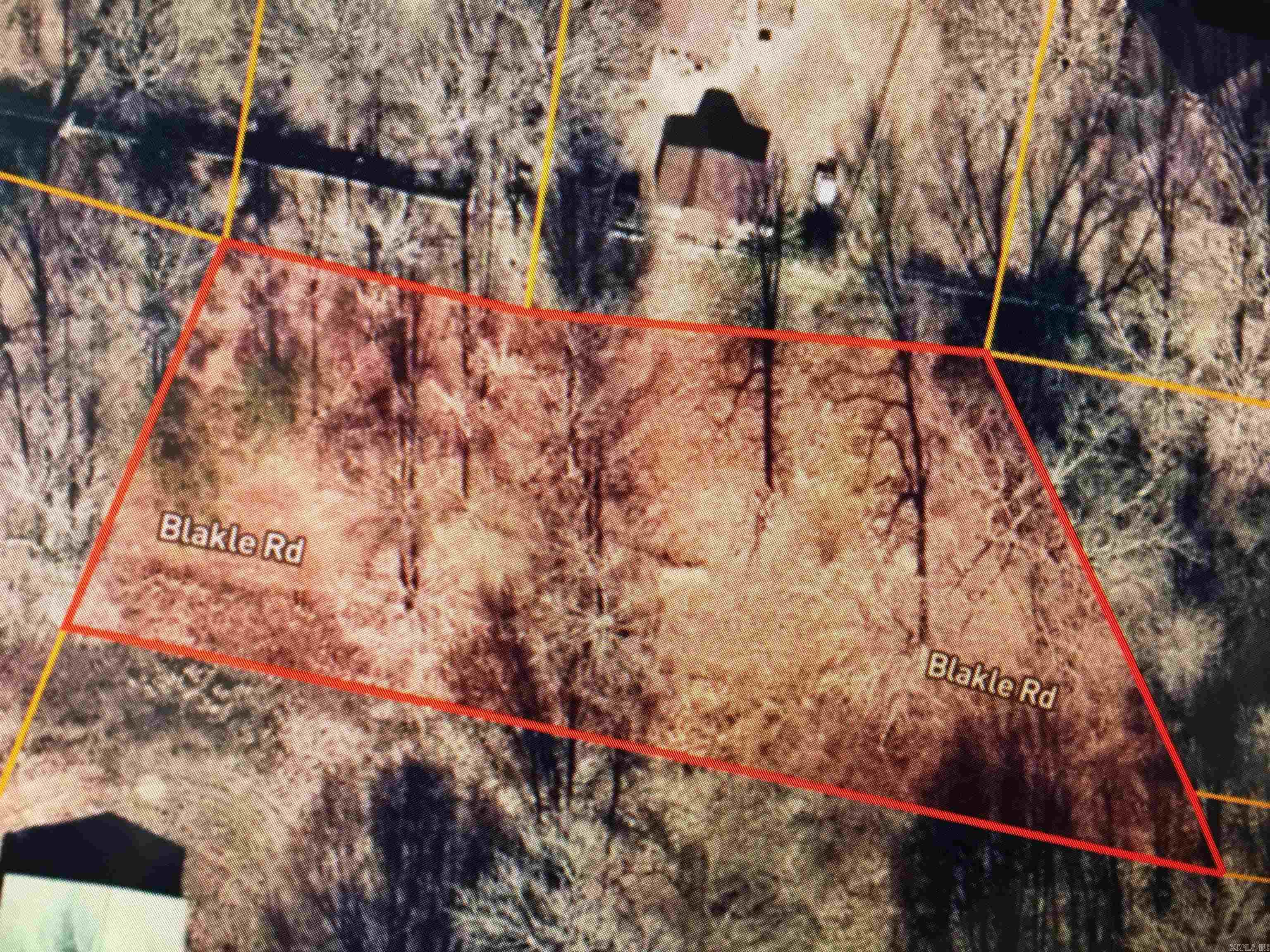 This is a really nice oversize lot, Entry may be a challenge