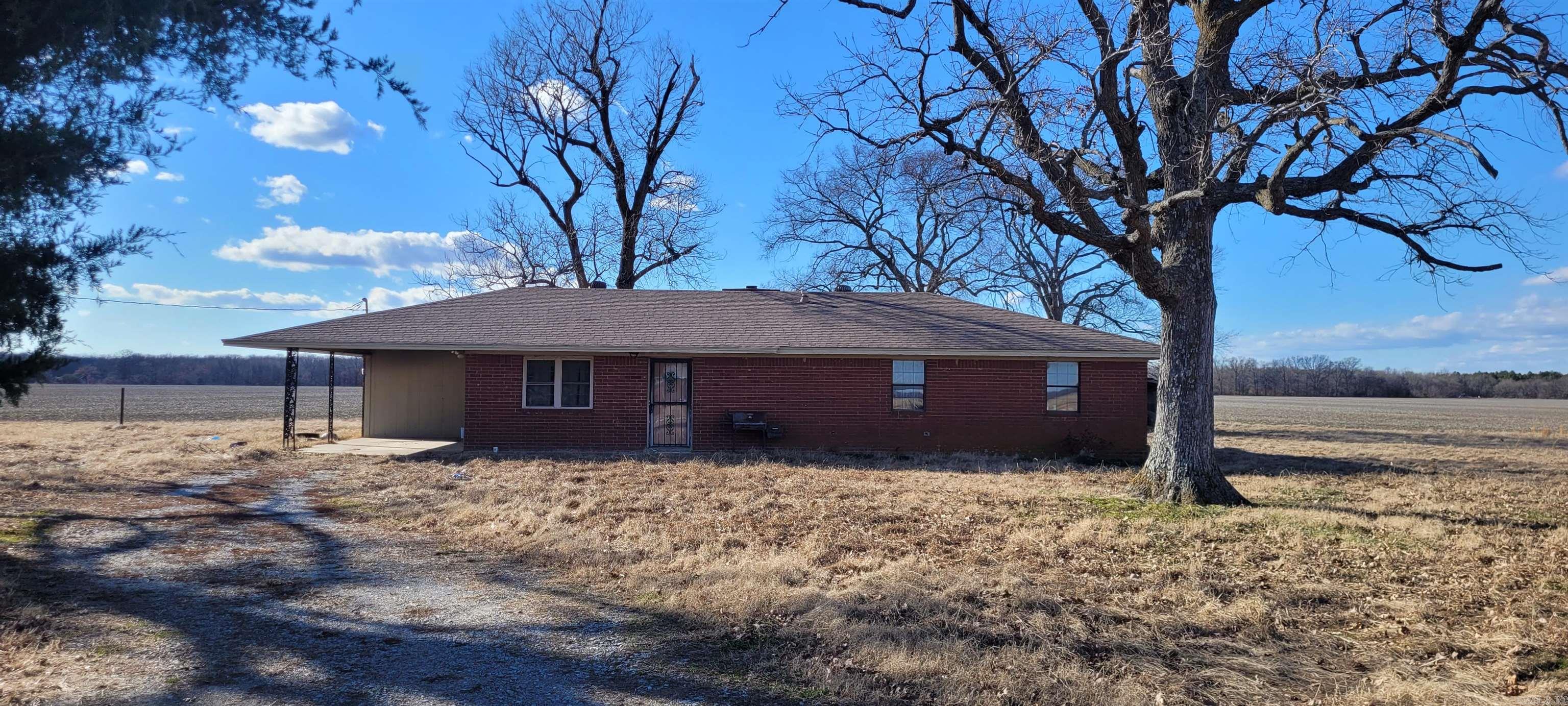 Three bedroom, 1 bath fixer-upper on 1 acre. Assume fireplace, kitchen equipment, and heat and air are all non-functioning. Flooring and roof need replaced. No utilities are on. Size, location, and price make this a great investment opportunity!
