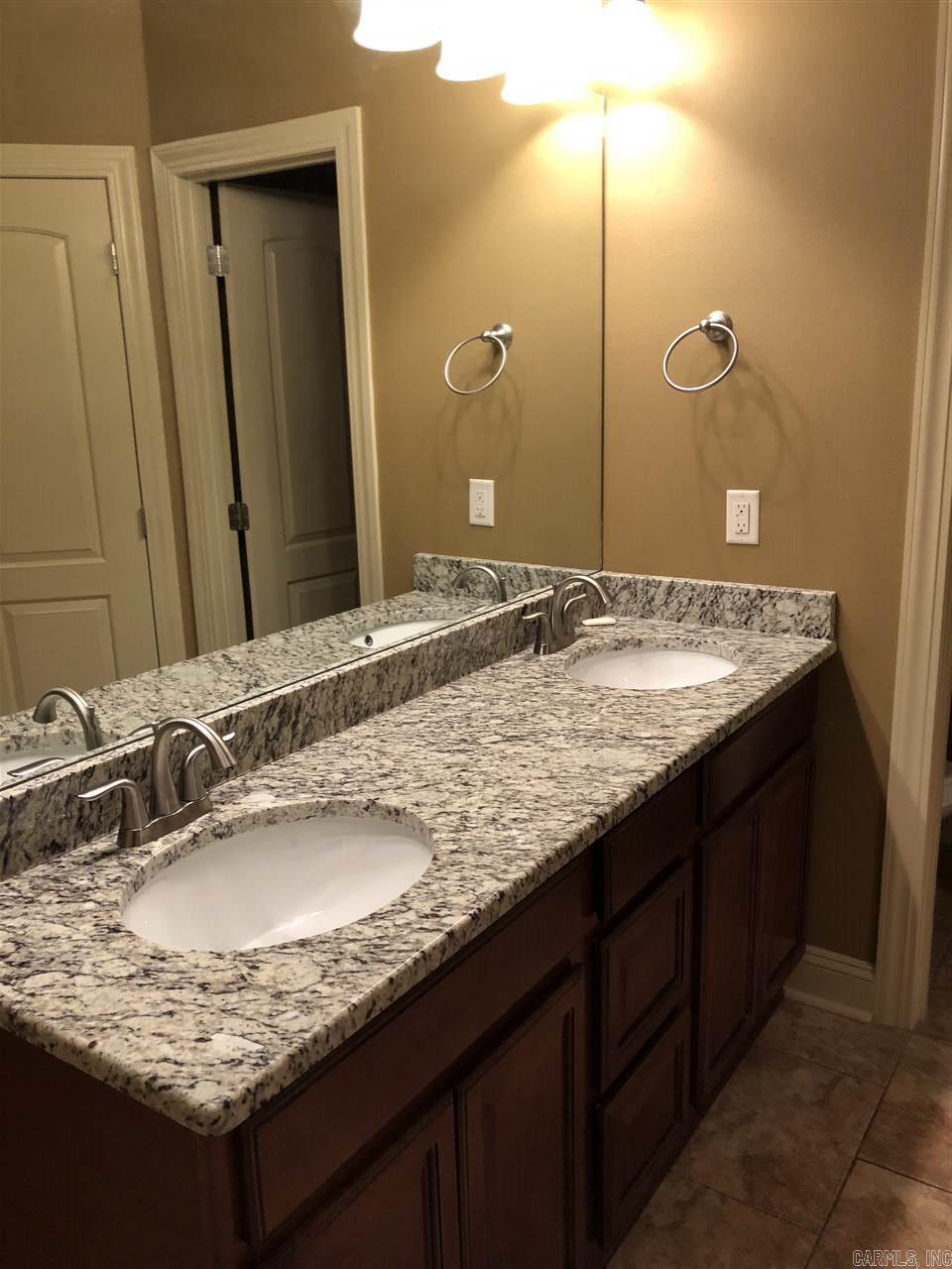 COUNTRY CLUB OF ARK THE - Residential Lease