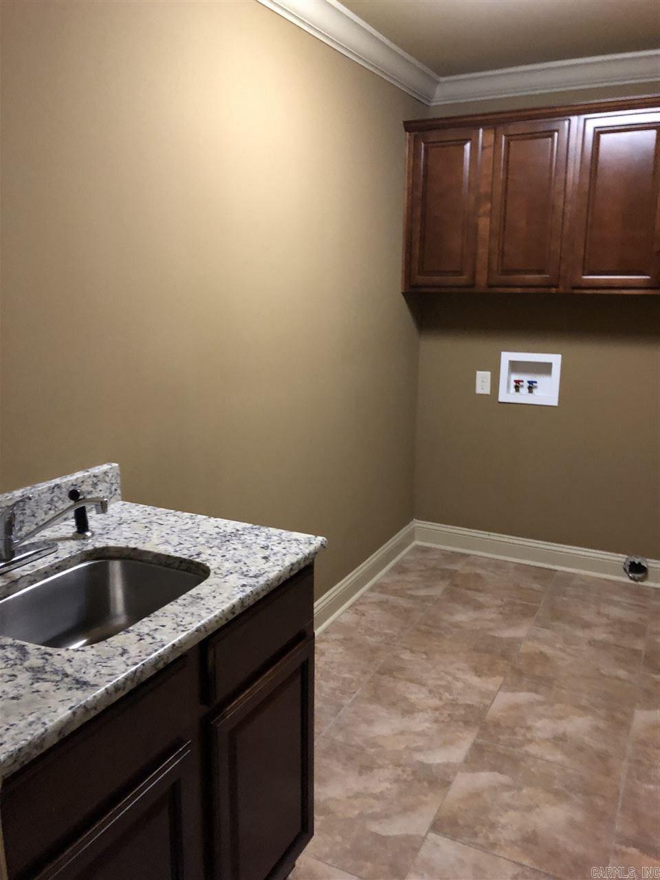 COUNTRY CLUB OF ARK THE - Residential Lease