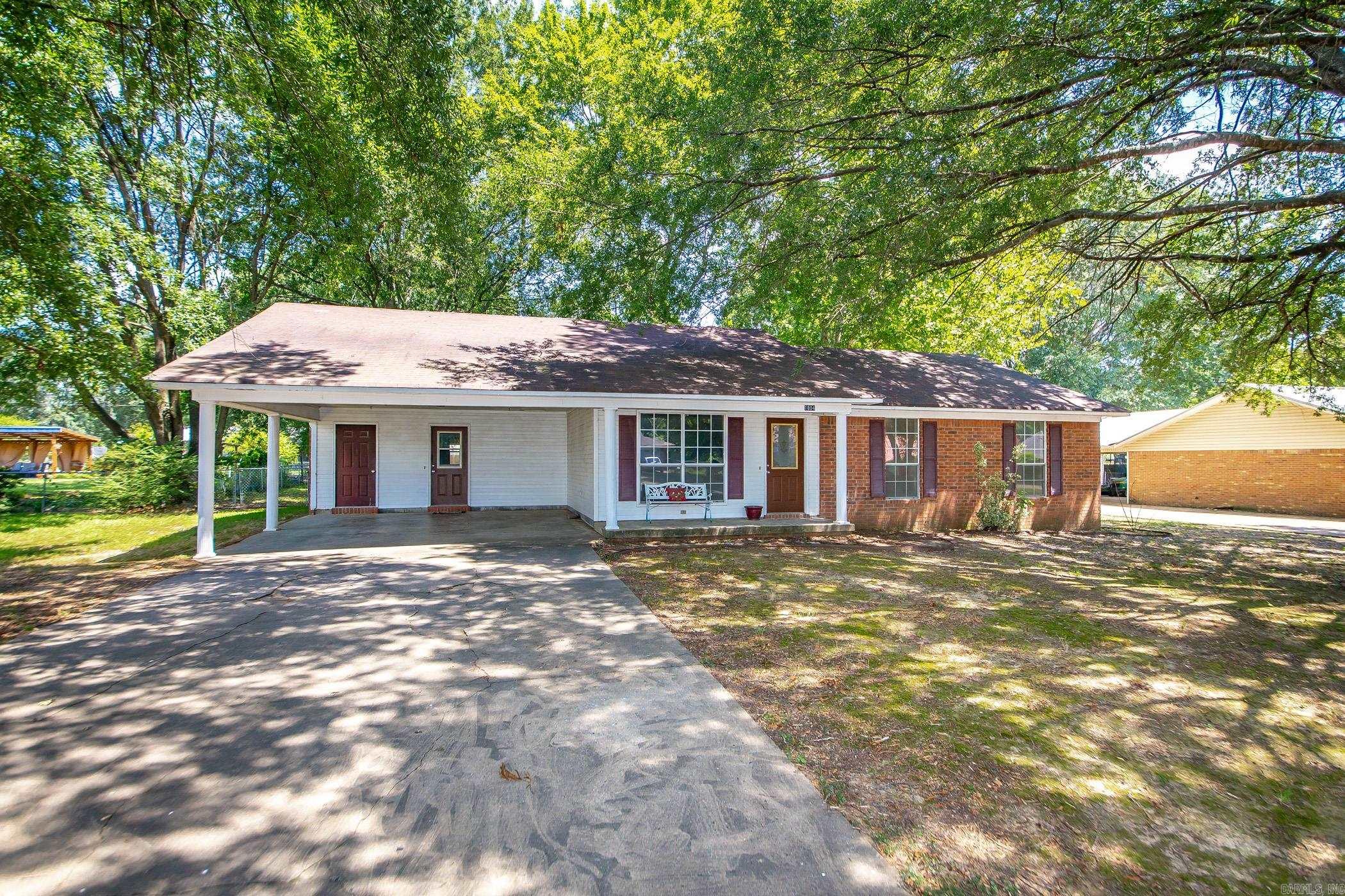 Great ranch style home ready for it's new owner in an established neighborhood. The kitchen has plenty of counterspace for everyone to join in on the cooking. There is a dining area off the kitchen. The living area is large for entertaining. The fully fenced yard is great for the family pet. Call today to see this one!