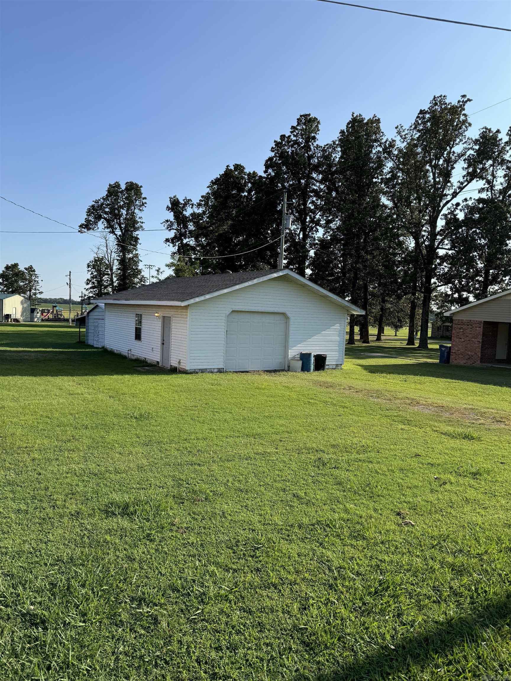 HURRICANE HILLS - Residential