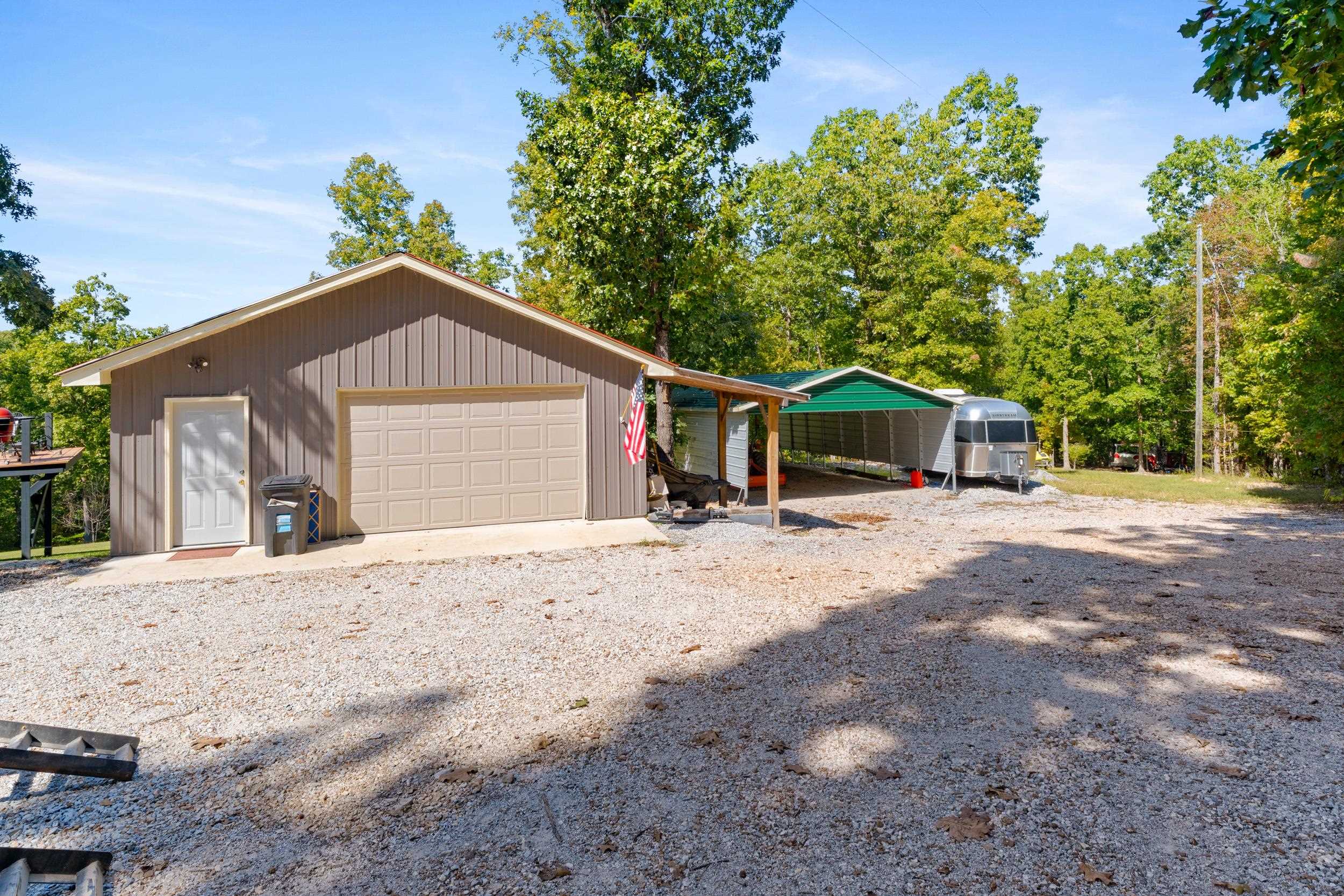 MATTHEWS MOUNTAIN ESTATE - Residential