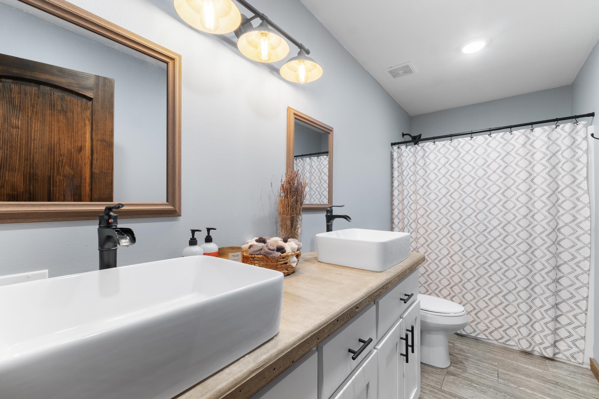 MATTHEWS MOUNTAIN ESTATE - Residential