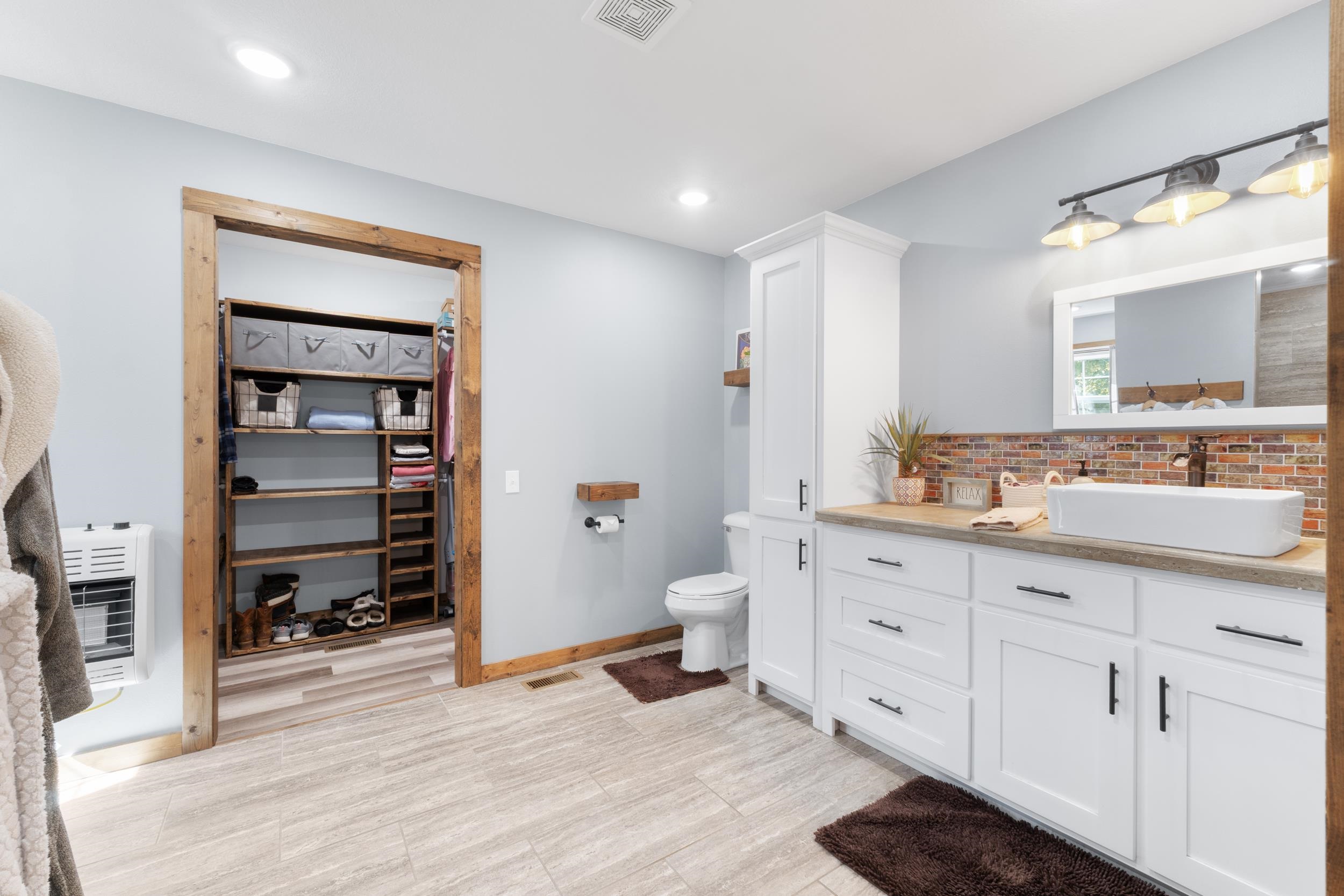 MATTHEWS MOUNTAIN ESTATE - Residential