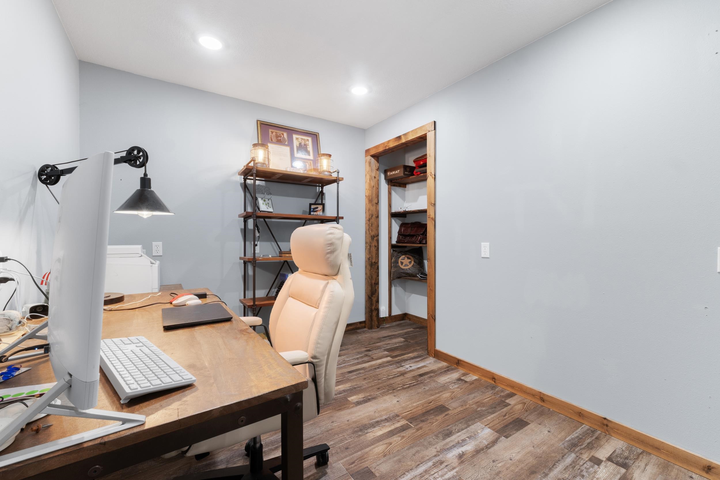 MATTHEWS MOUNTAIN ESTATE - Residential