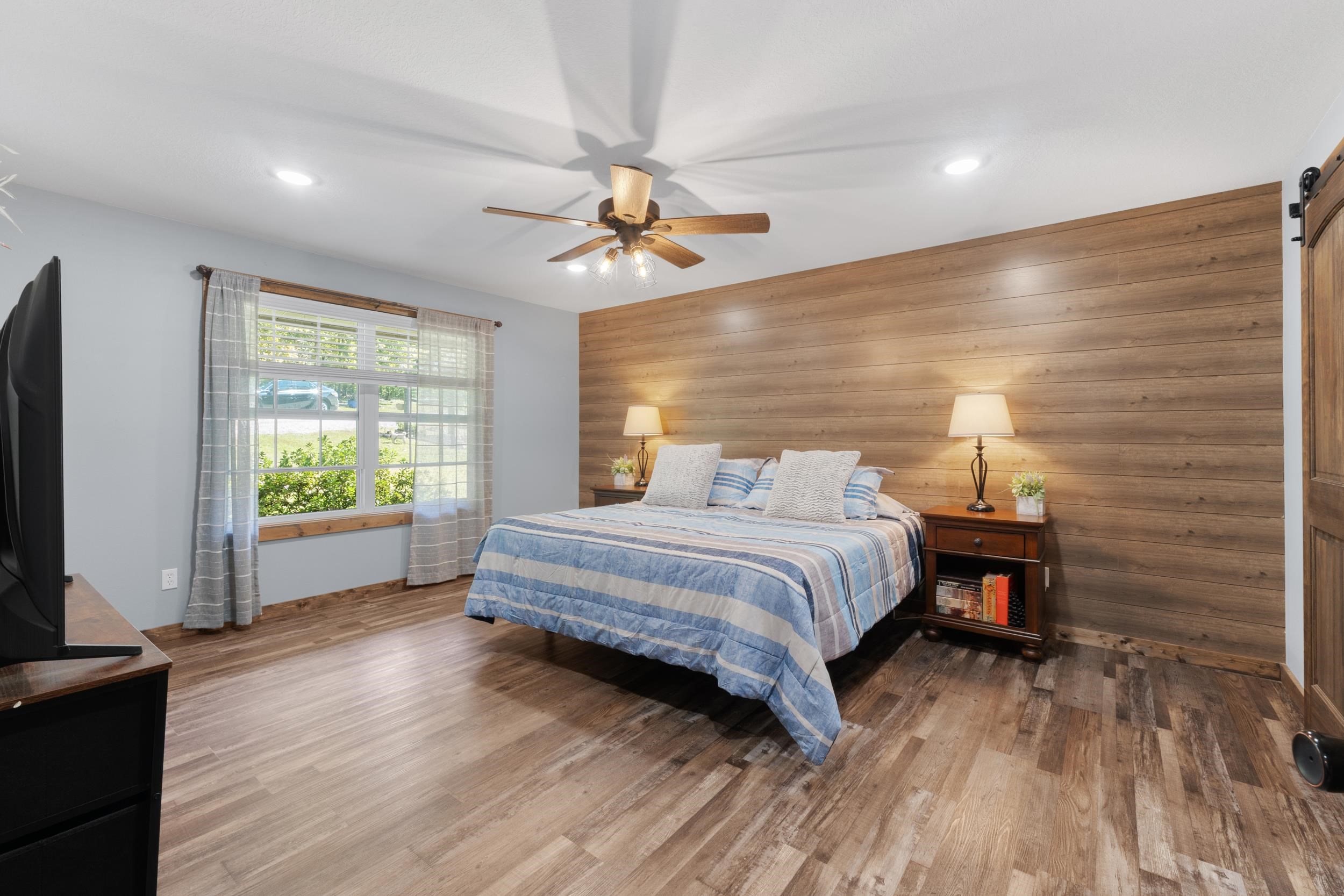 MATTHEWS MOUNTAIN ESTATE - Residential