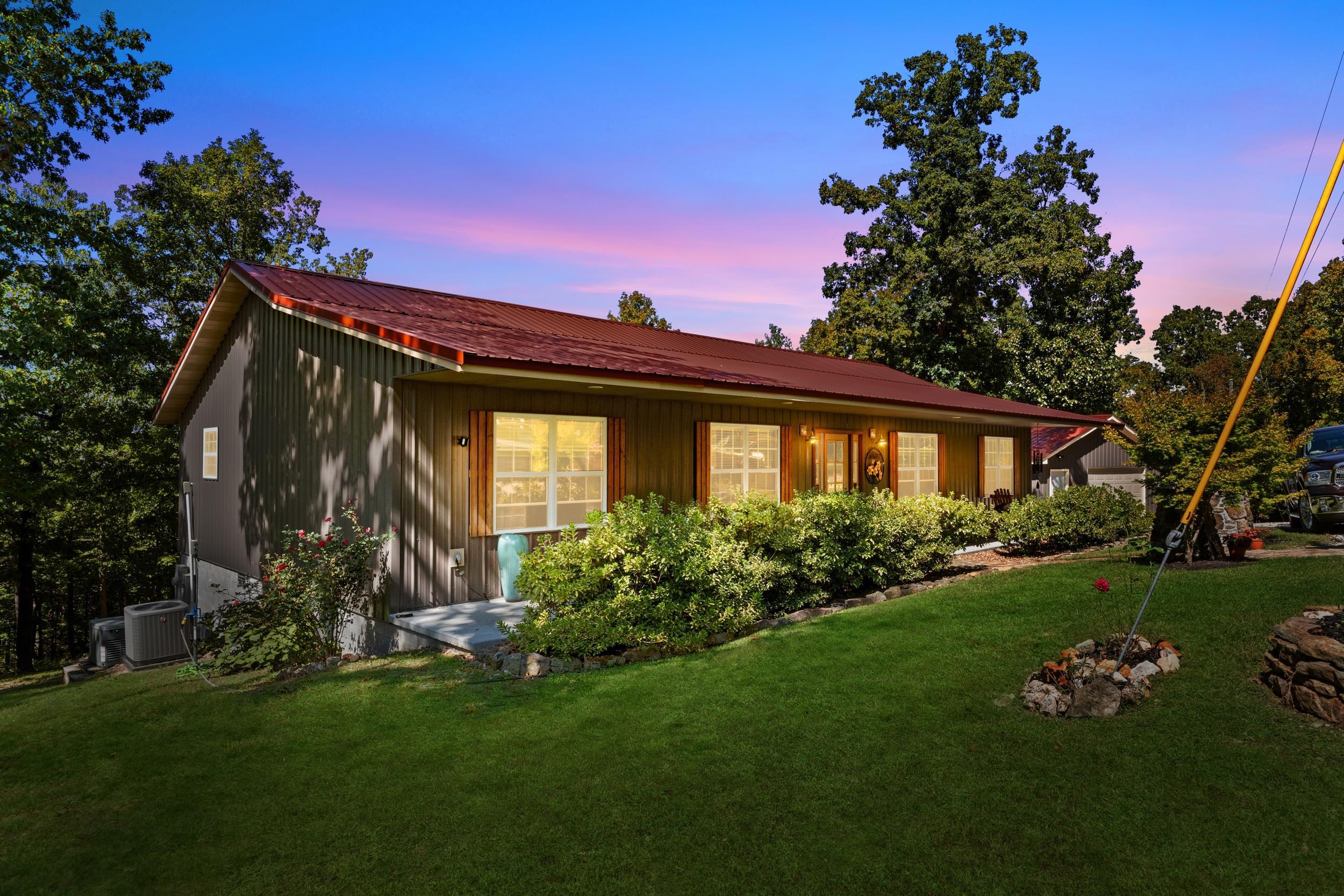 MATTHEWS MOUNTAIN ESTATE - Residential