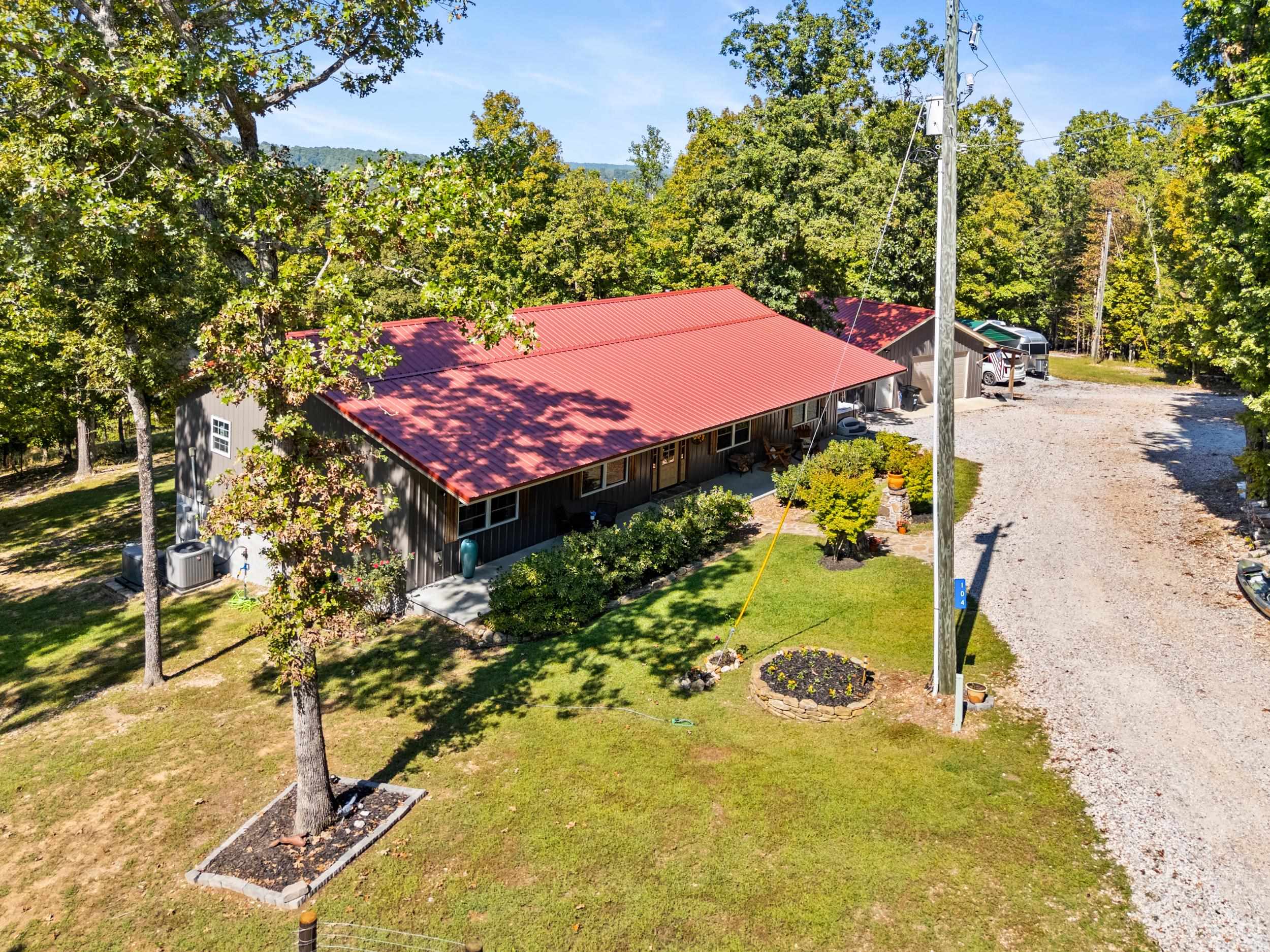 MATTHEWS MOUNTAIN ESTATE - Residential