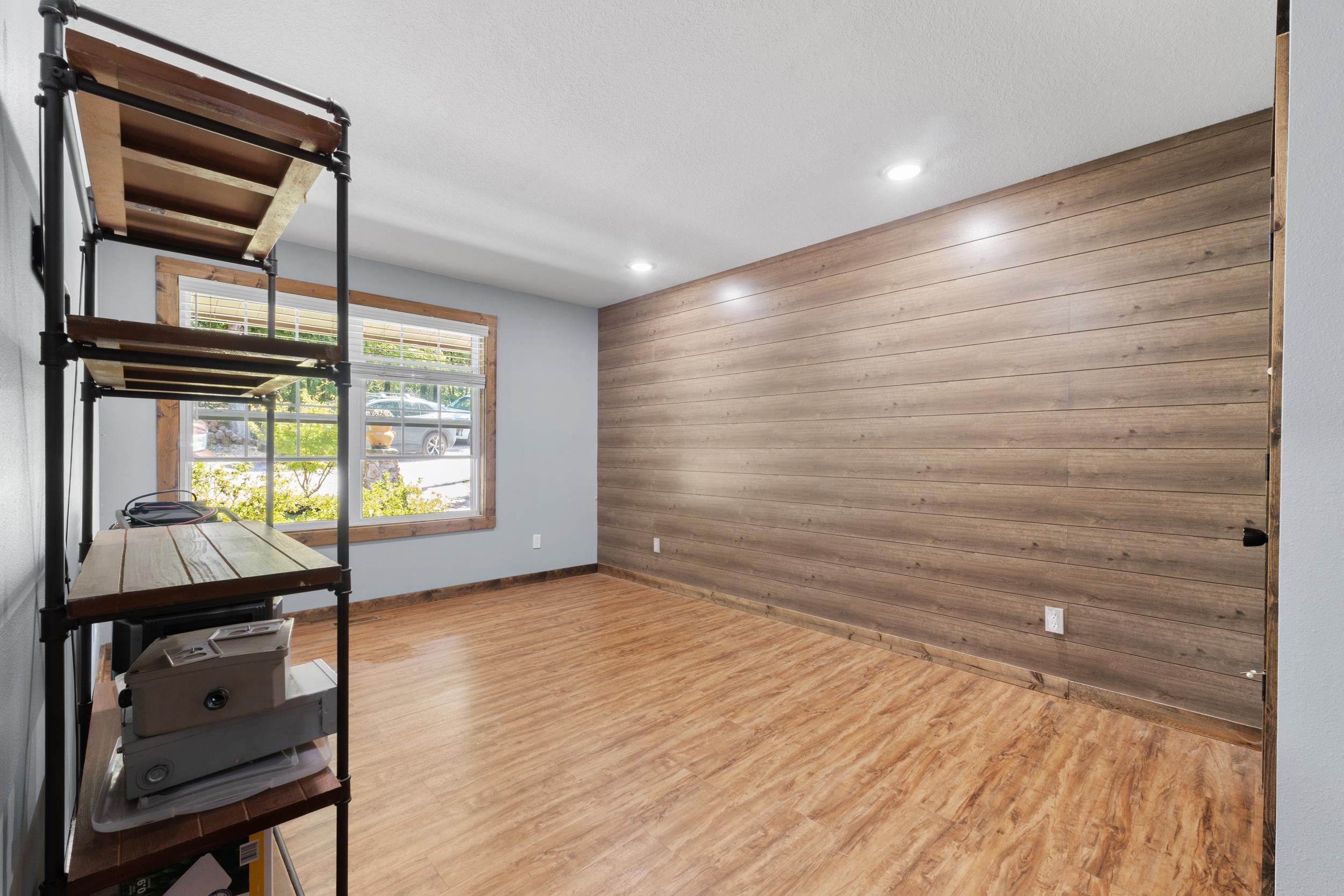 MATTHEWS MOUNTAIN ESTATE - Residential