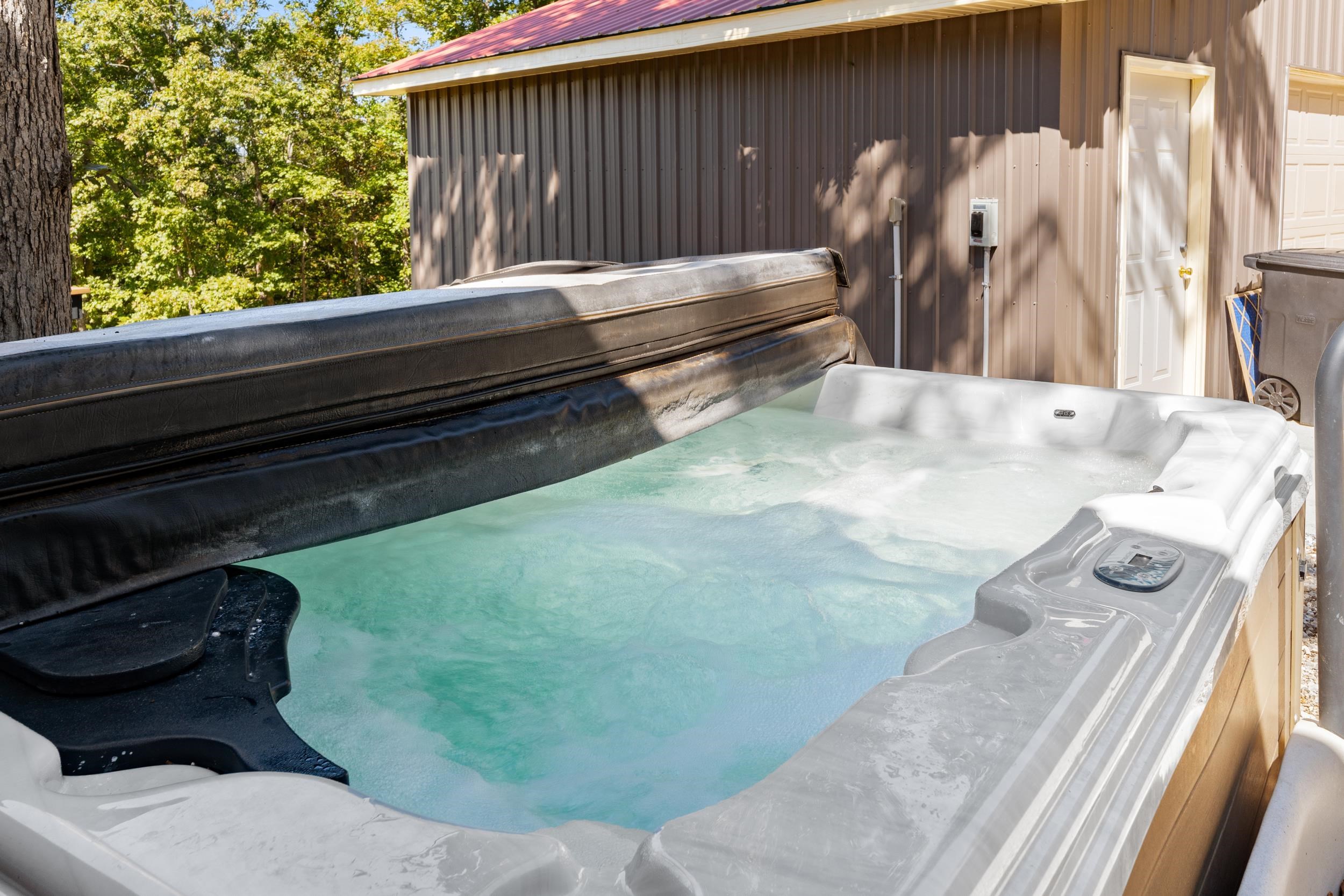 MATTHEWS MOUNTAIN ESTATE - Residential