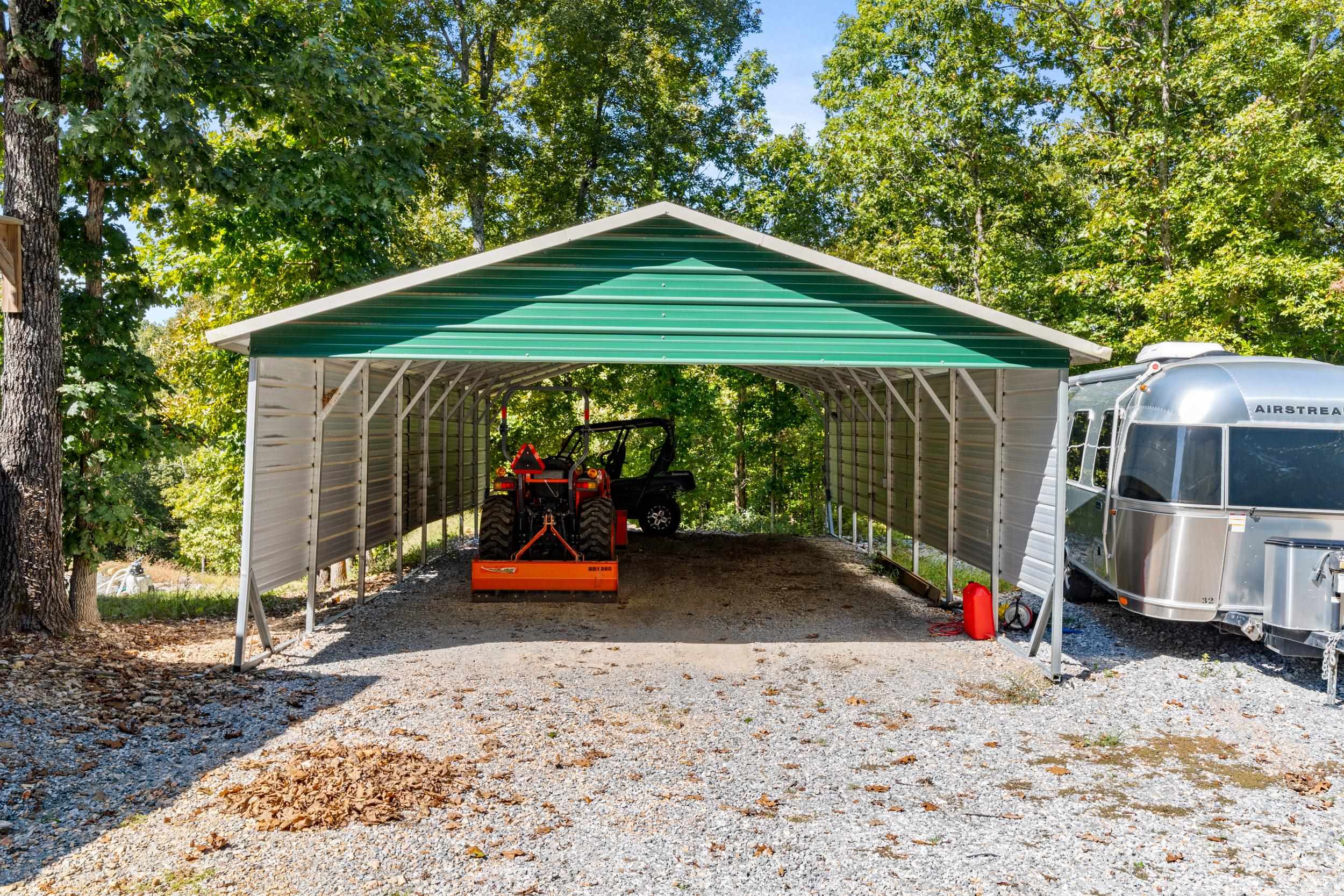 MATTHEWS MOUNTAIN ESTATE - Residential