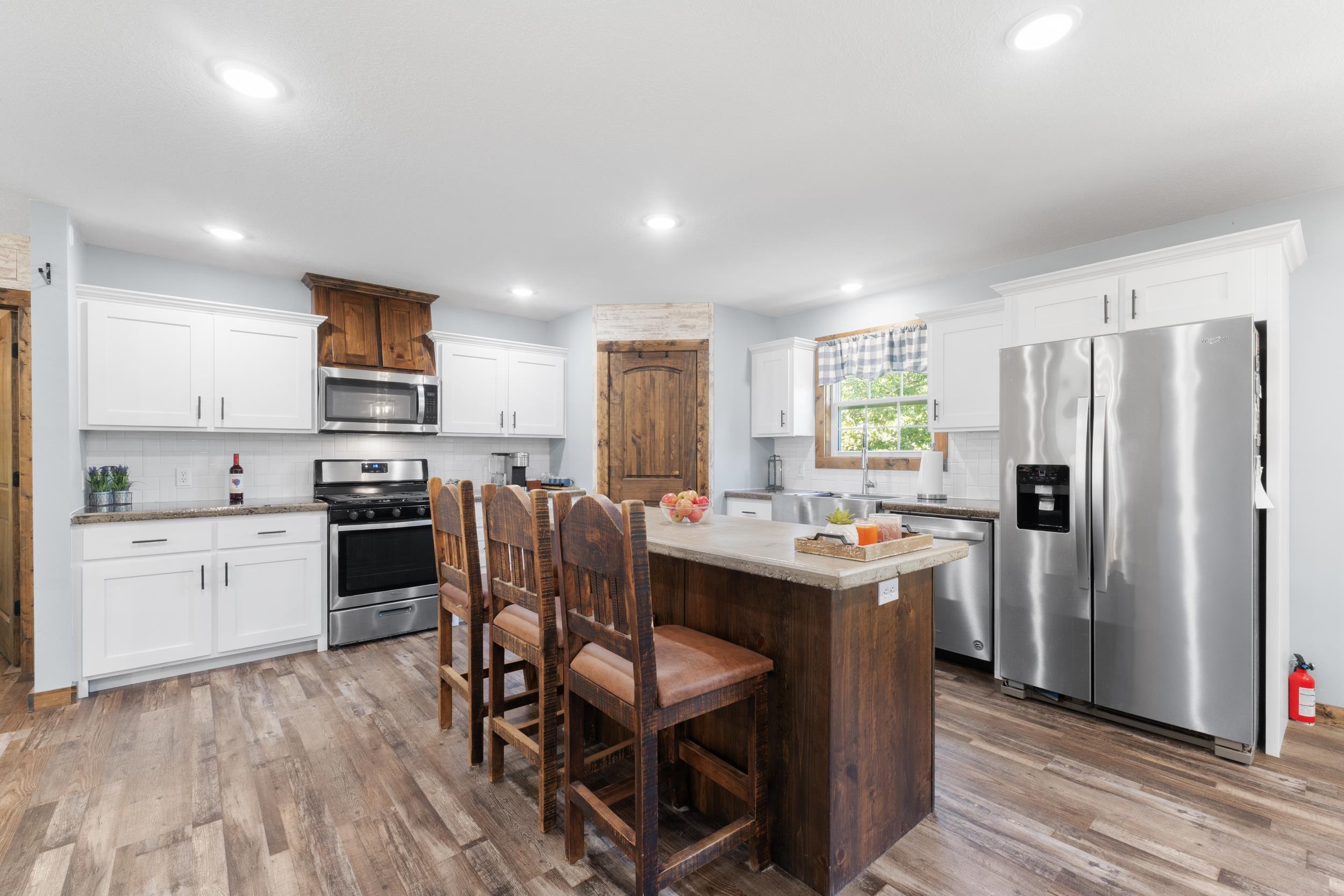 MATTHEWS MOUNTAIN ESTATE - Residential