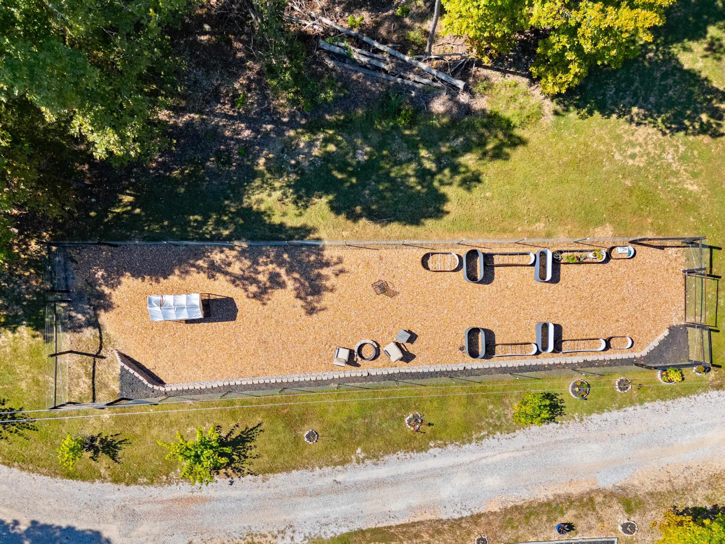 MATTHEWS MOUNTAIN ESTATE - Residential