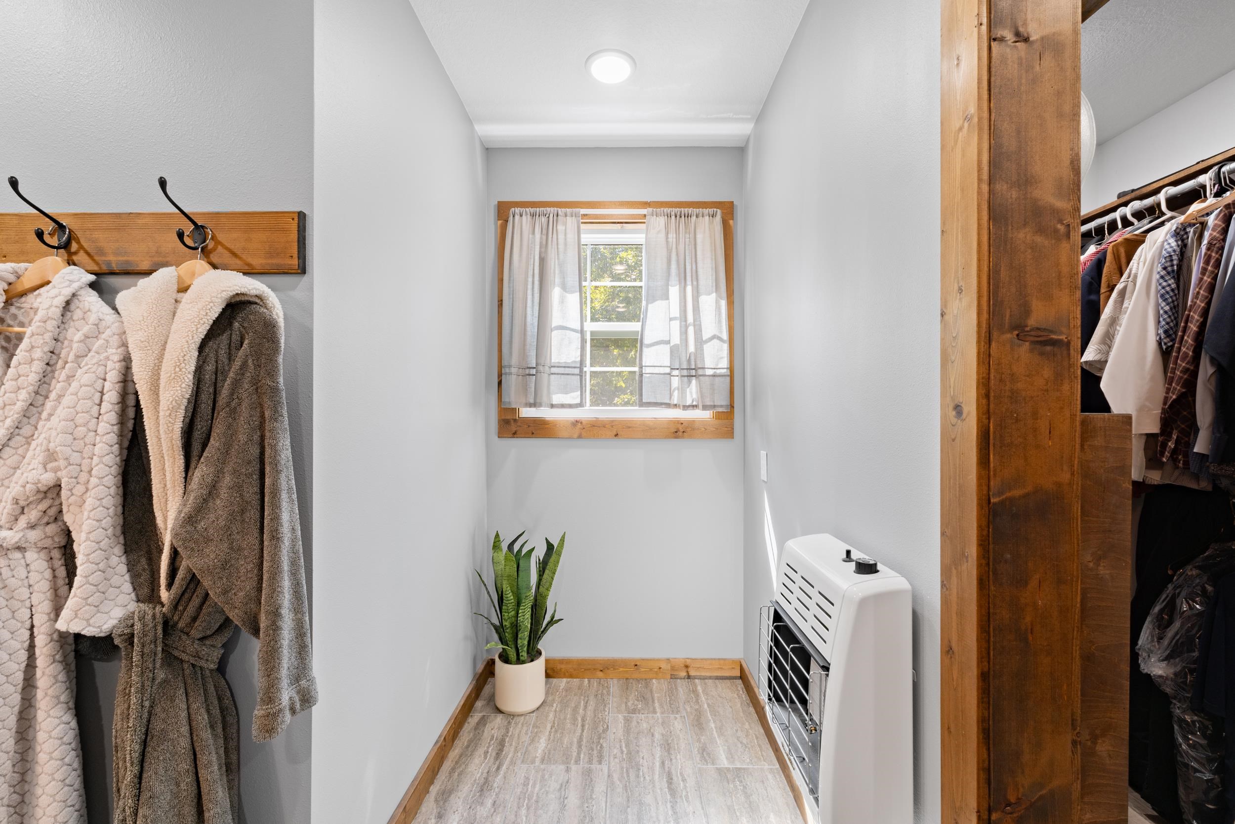 MATTHEWS MOUNTAIN ESTATE - Residential