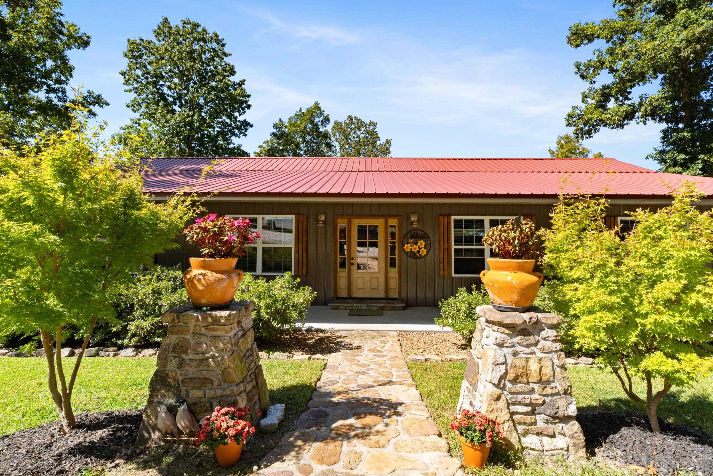 MATTHEWS MOUNTAIN ESTATE - Residential