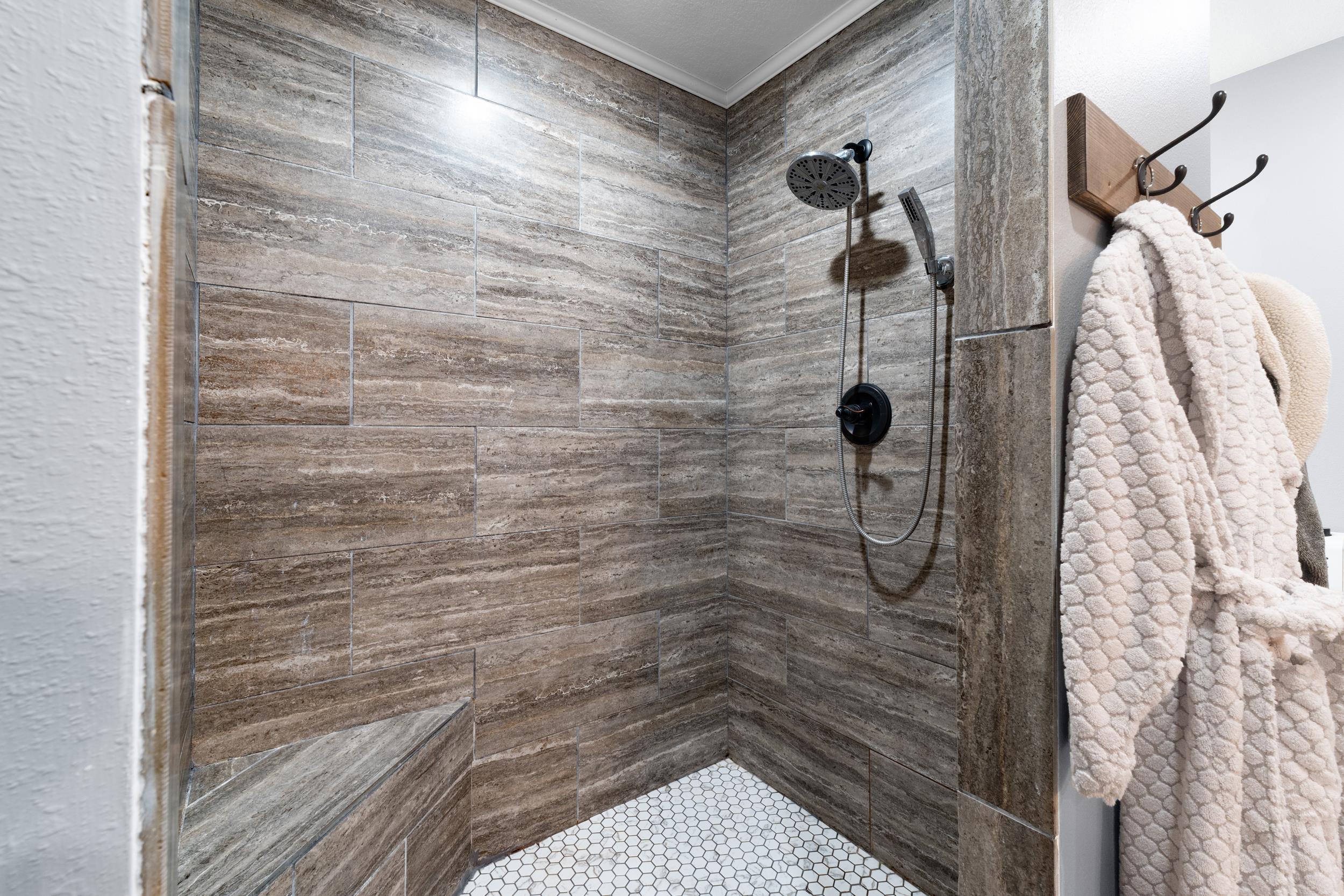 MATTHEWS MOUNTAIN ESTATE - Residential