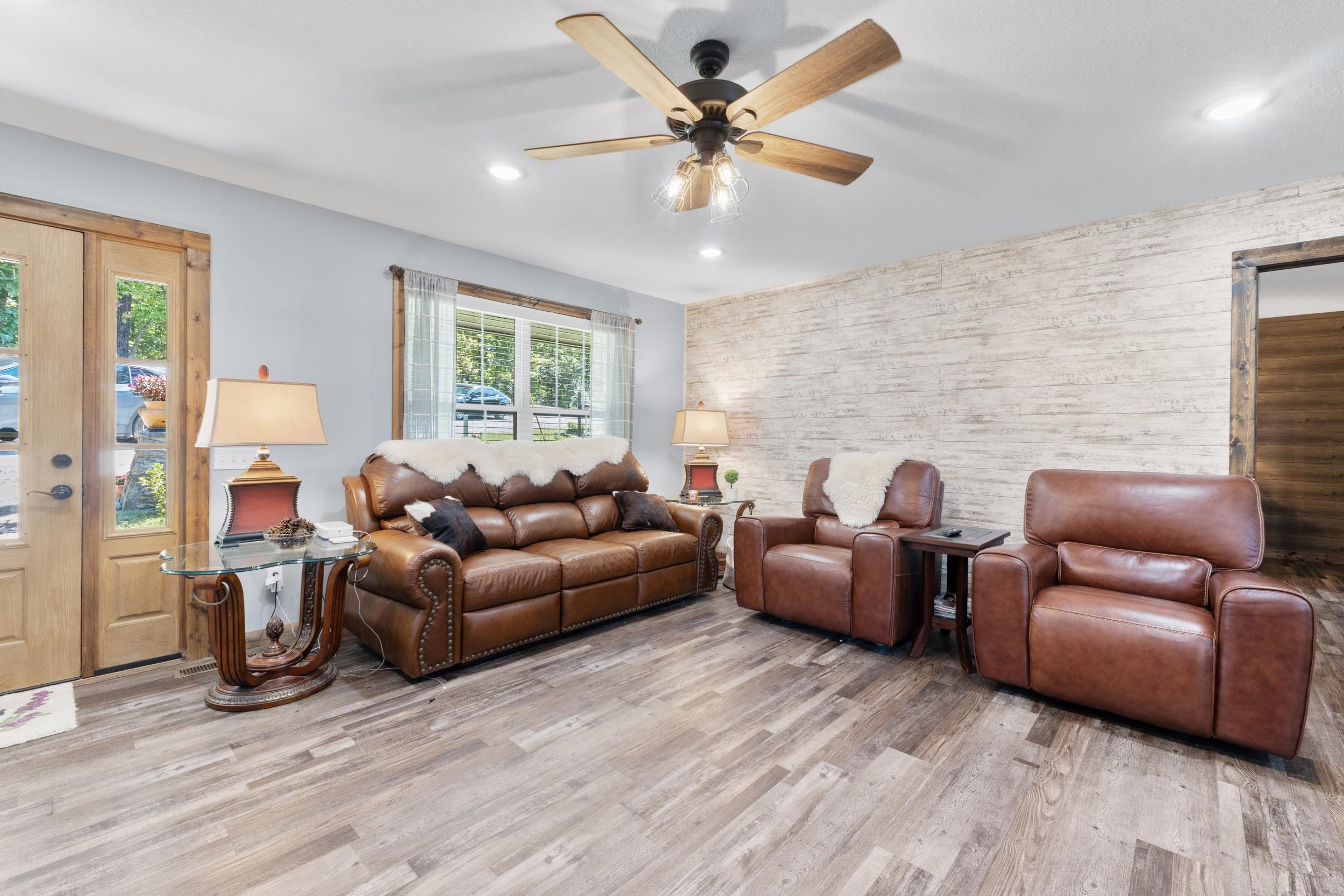 MATTHEWS MOUNTAIN ESTATE - Residential