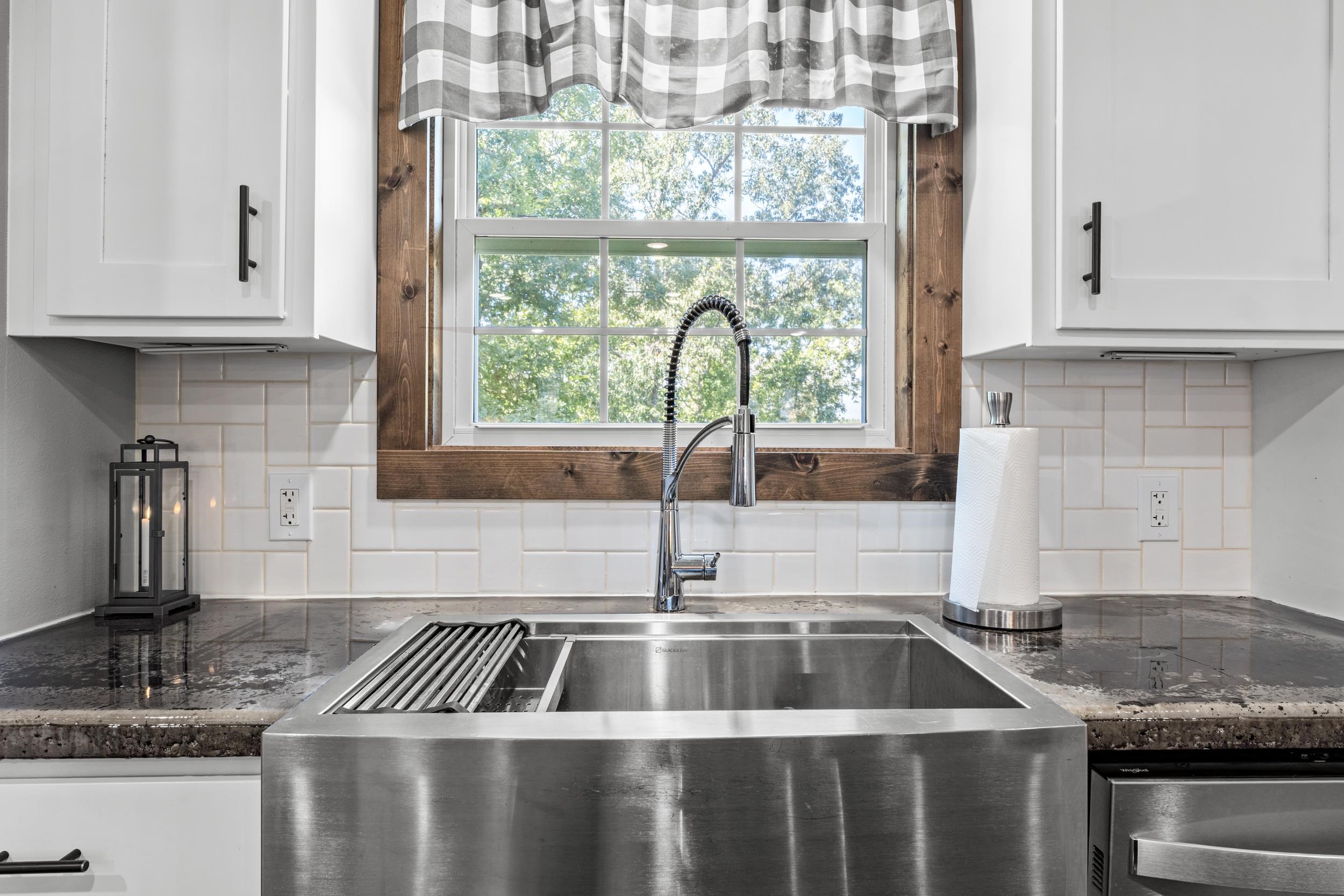 MATTHEWS MOUNTAIN ESTATE - Residential