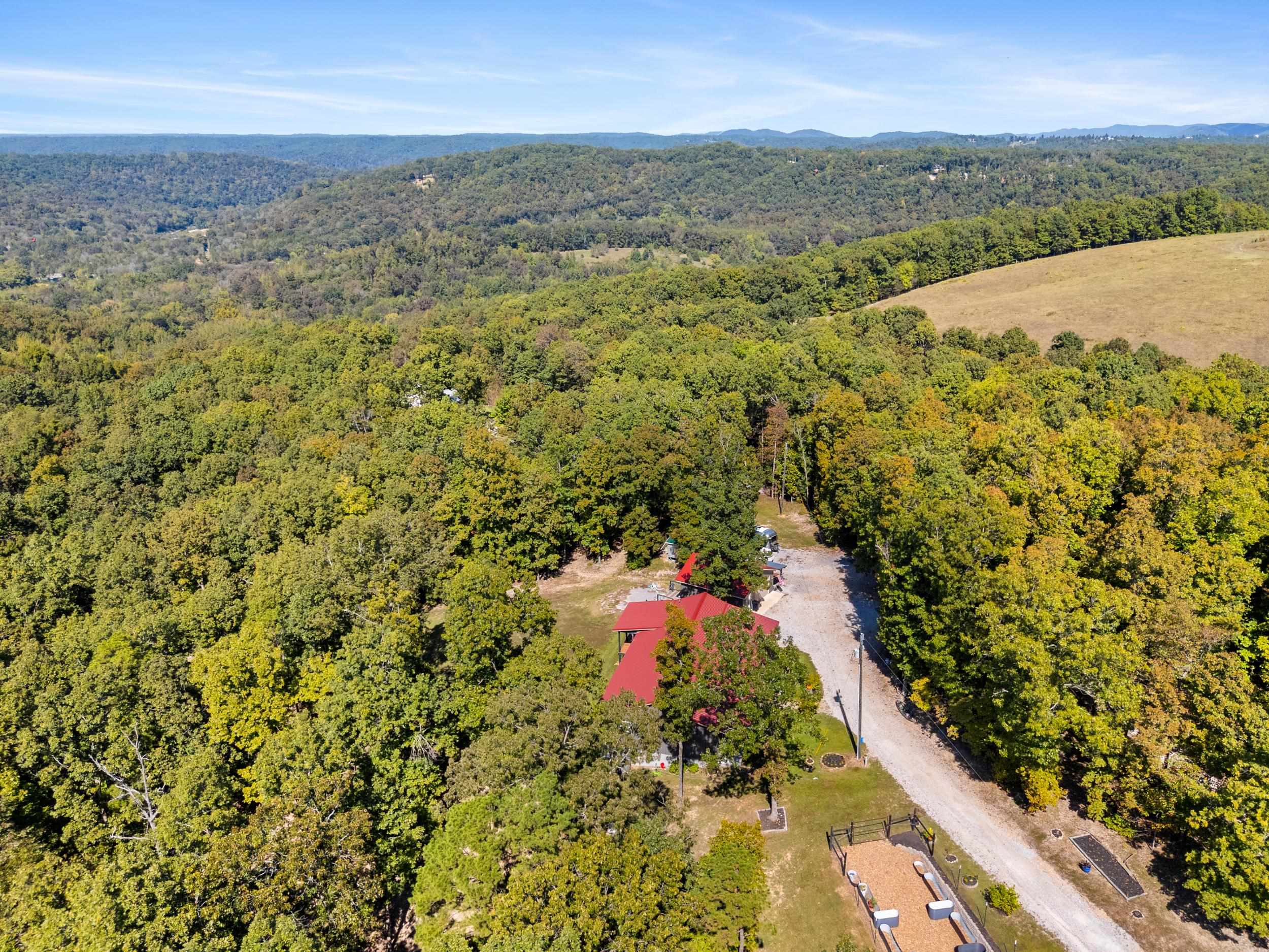 MATTHEWS MOUNTAIN ESTATE - Residential