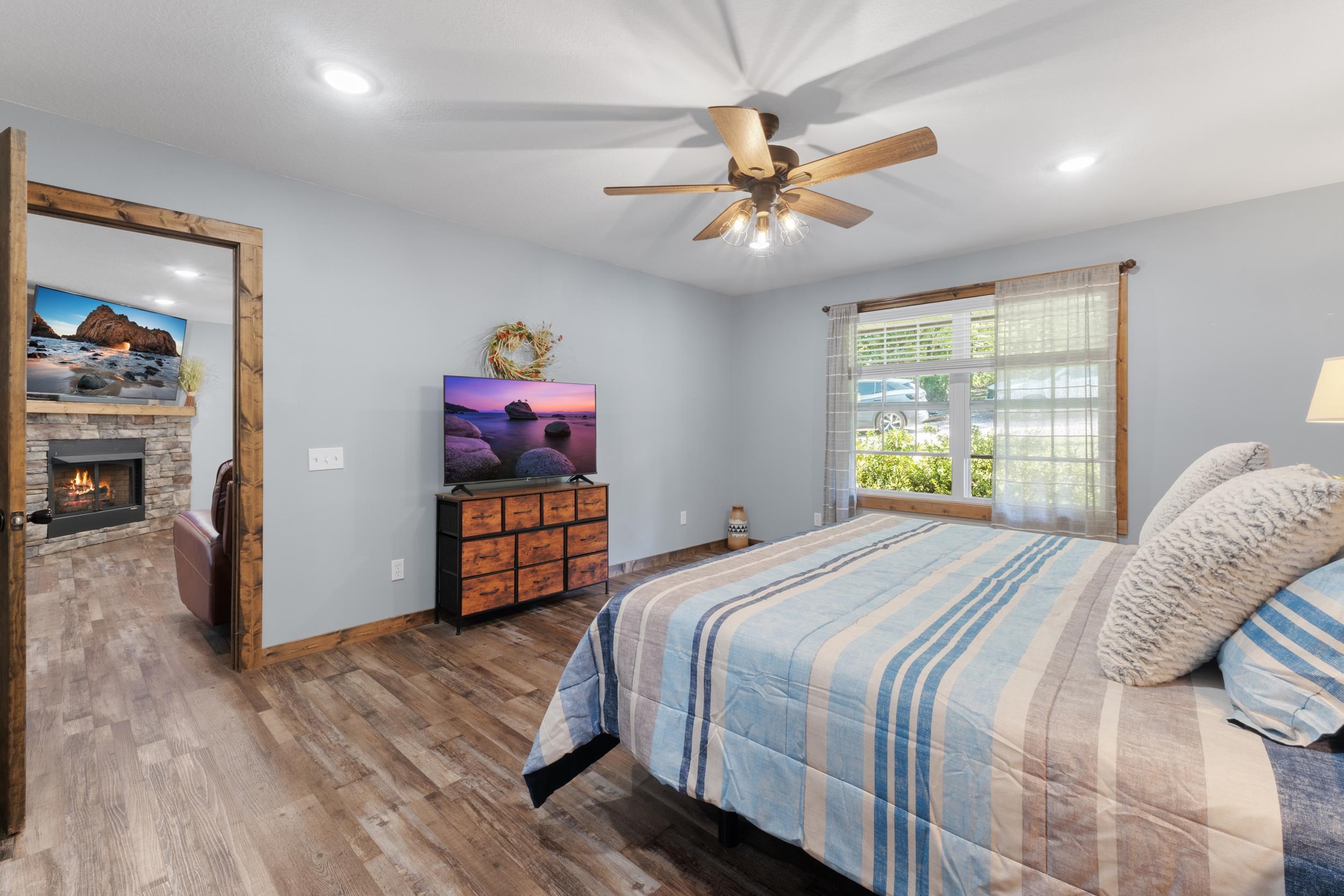 MATTHEWS MOUNTAIN ESTATE - Residential