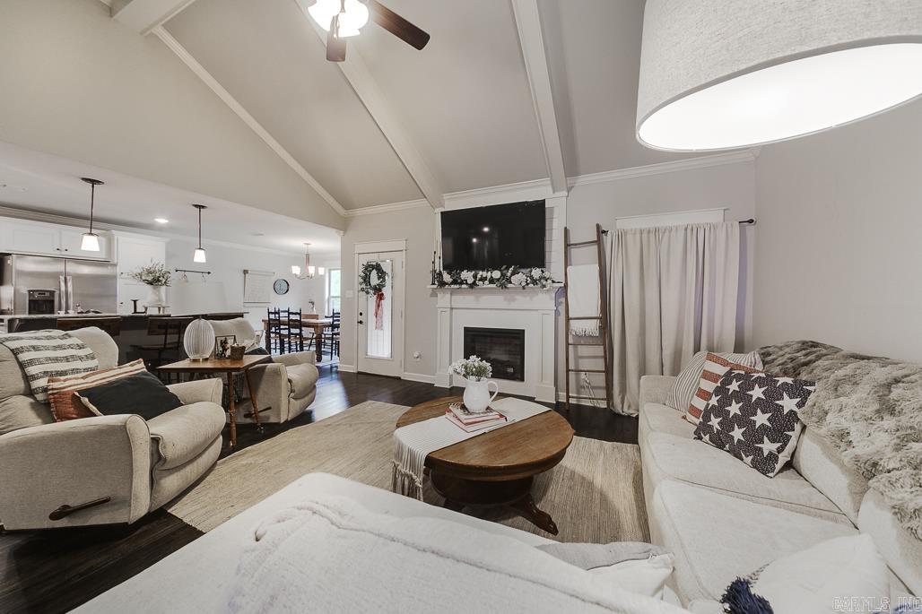 CROSS CREEK - Residential