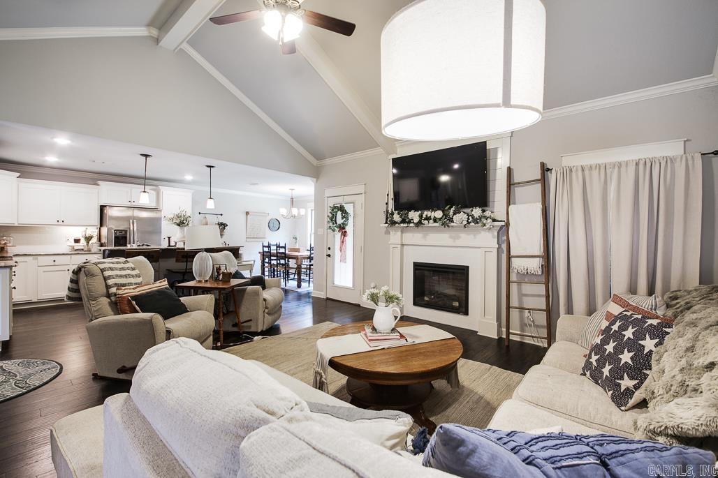 CROSS CREEK - Residential