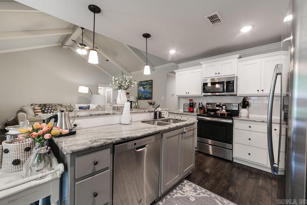 CROSS CREEK - Residential