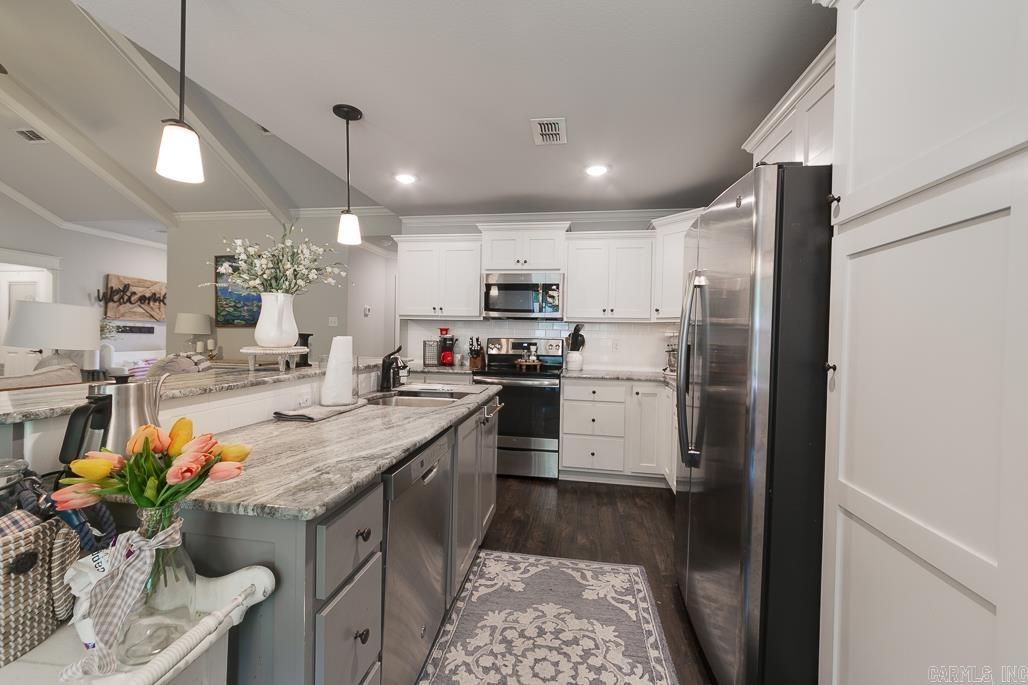 CROSS CREEK - Residential