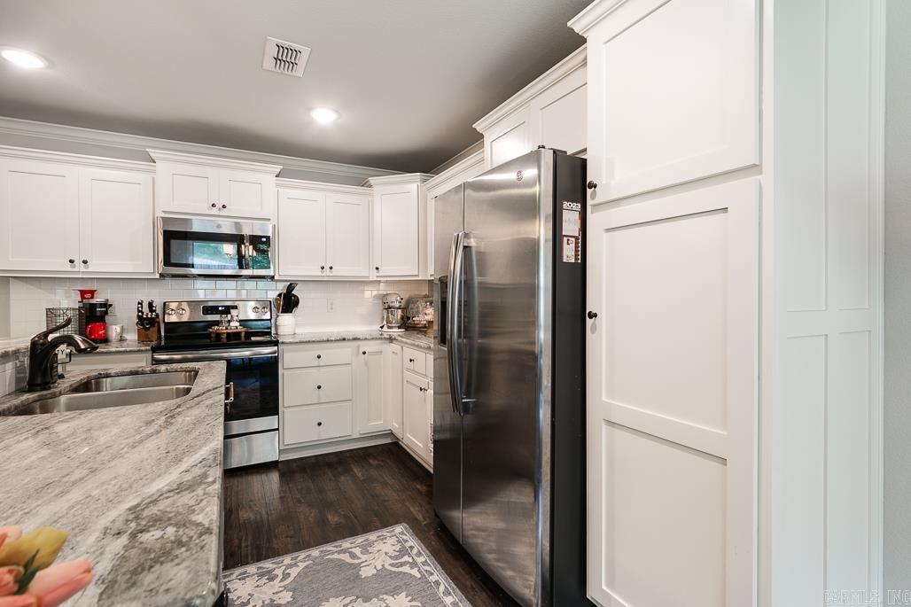 CROSS CREEK - Residential