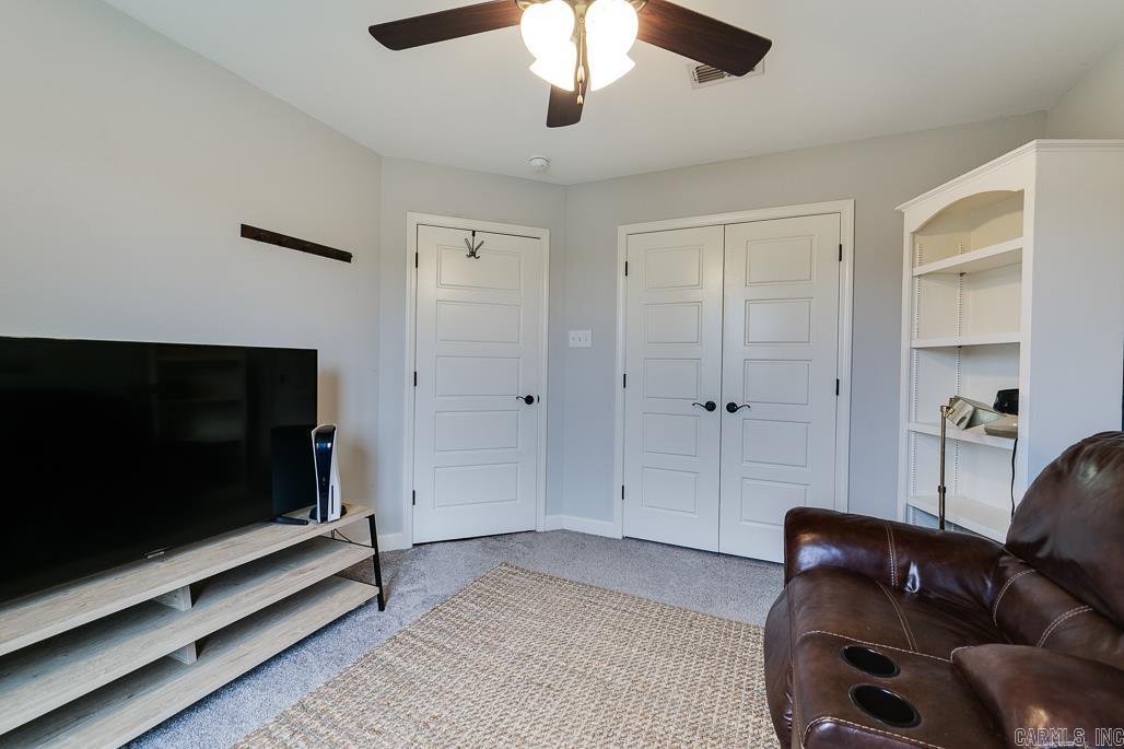 CROSS CREEK - Residential