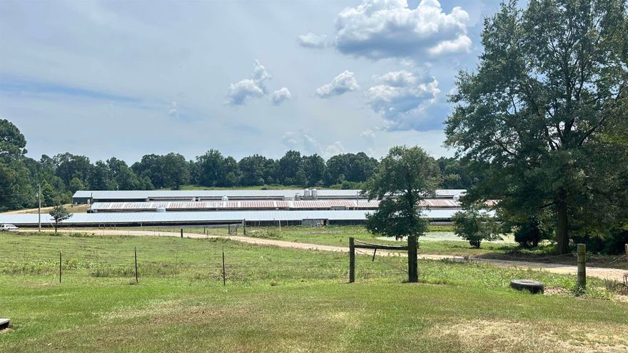 1 dwelling house that was built in 1984 and 1 built in 2000, 3- Breeder houses that are 40x630.