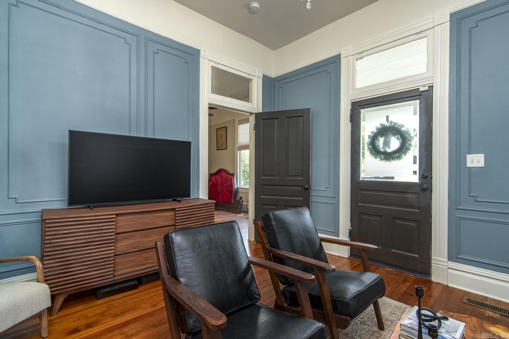 MACARTHUR PLACE ORIGINAL CITY OF - Residential