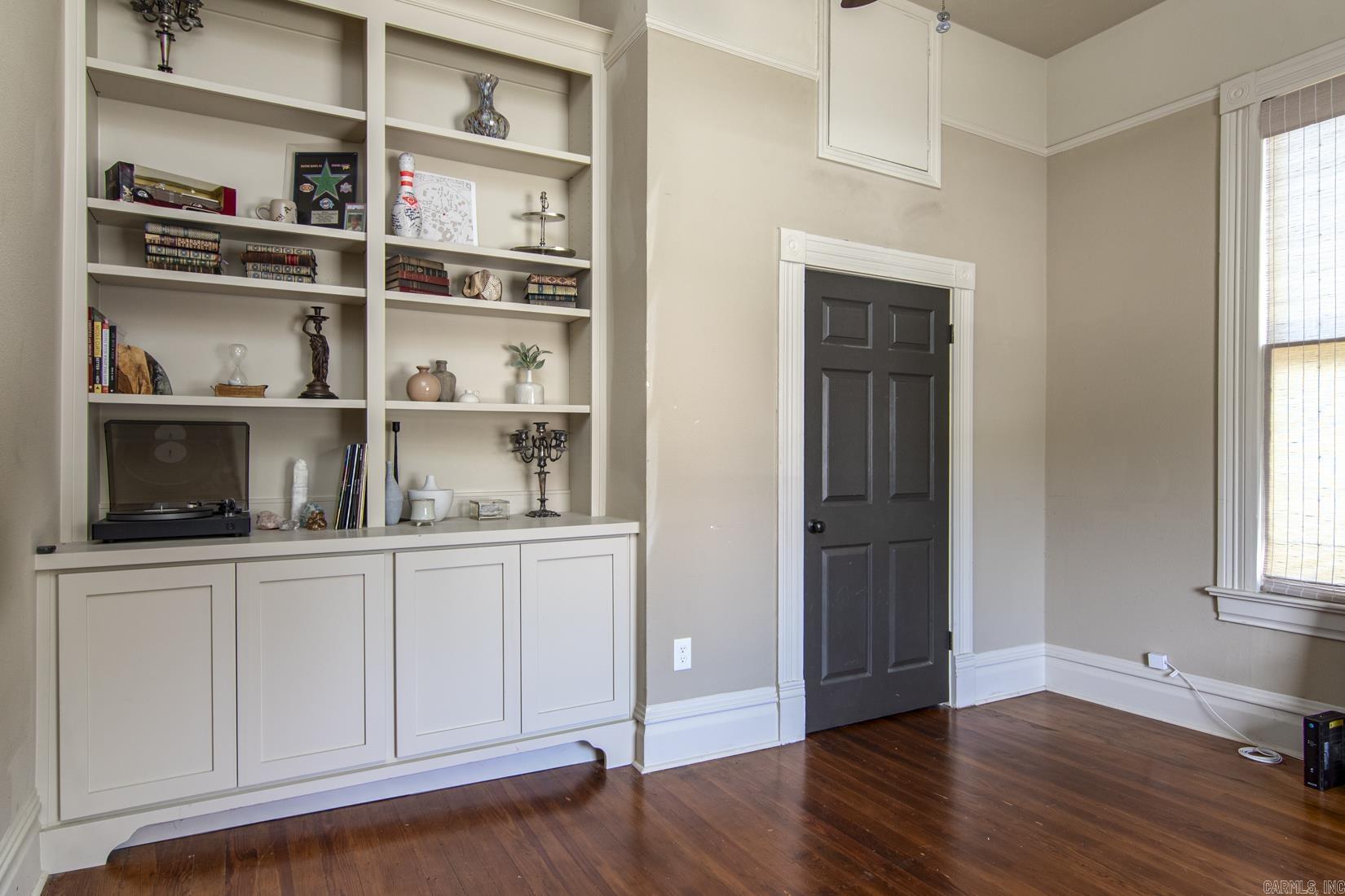 MACARTHUR PLACE ORIGINAL CITY OF - Residential