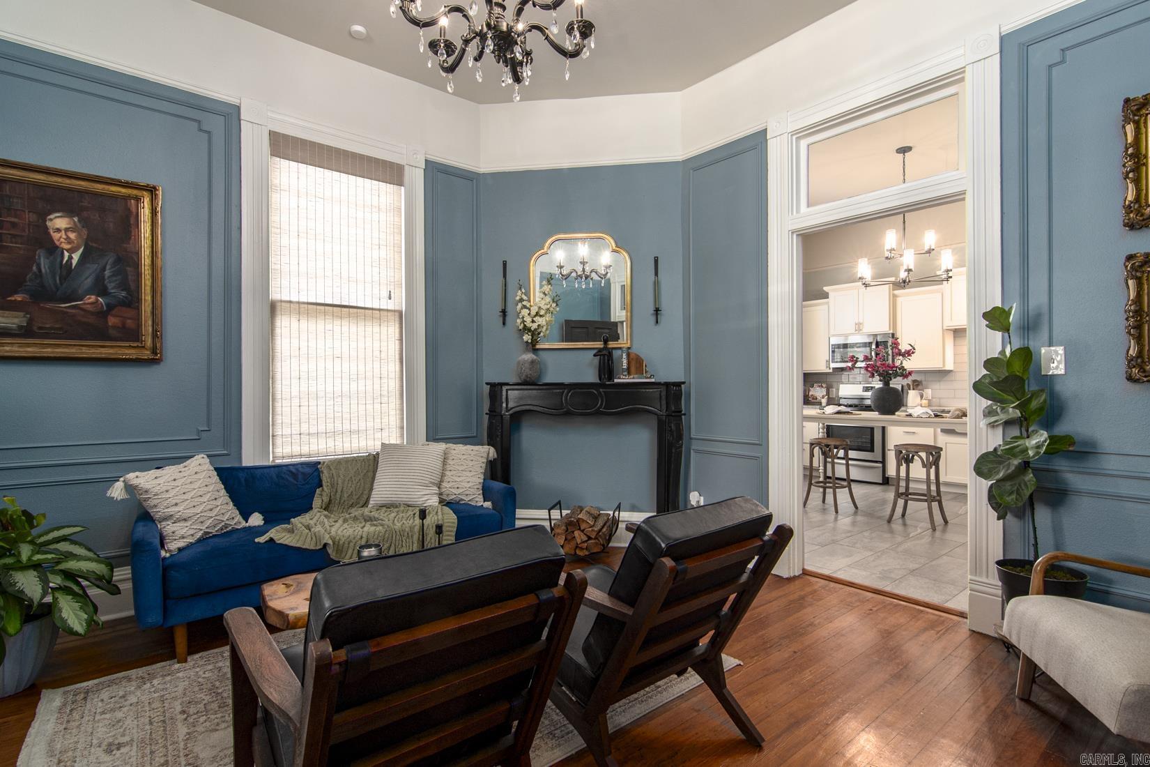 MACARTHUR PLACE ORIGINAL CITY OF - Residential