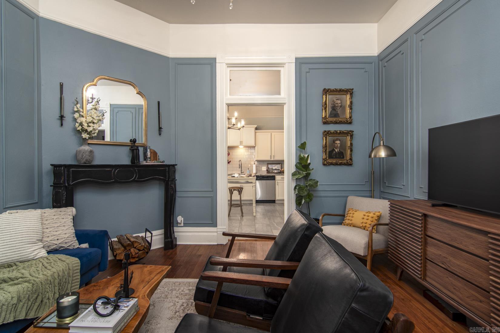 MACARTHUR PLACE ORIGINAL CITY OF - Residential