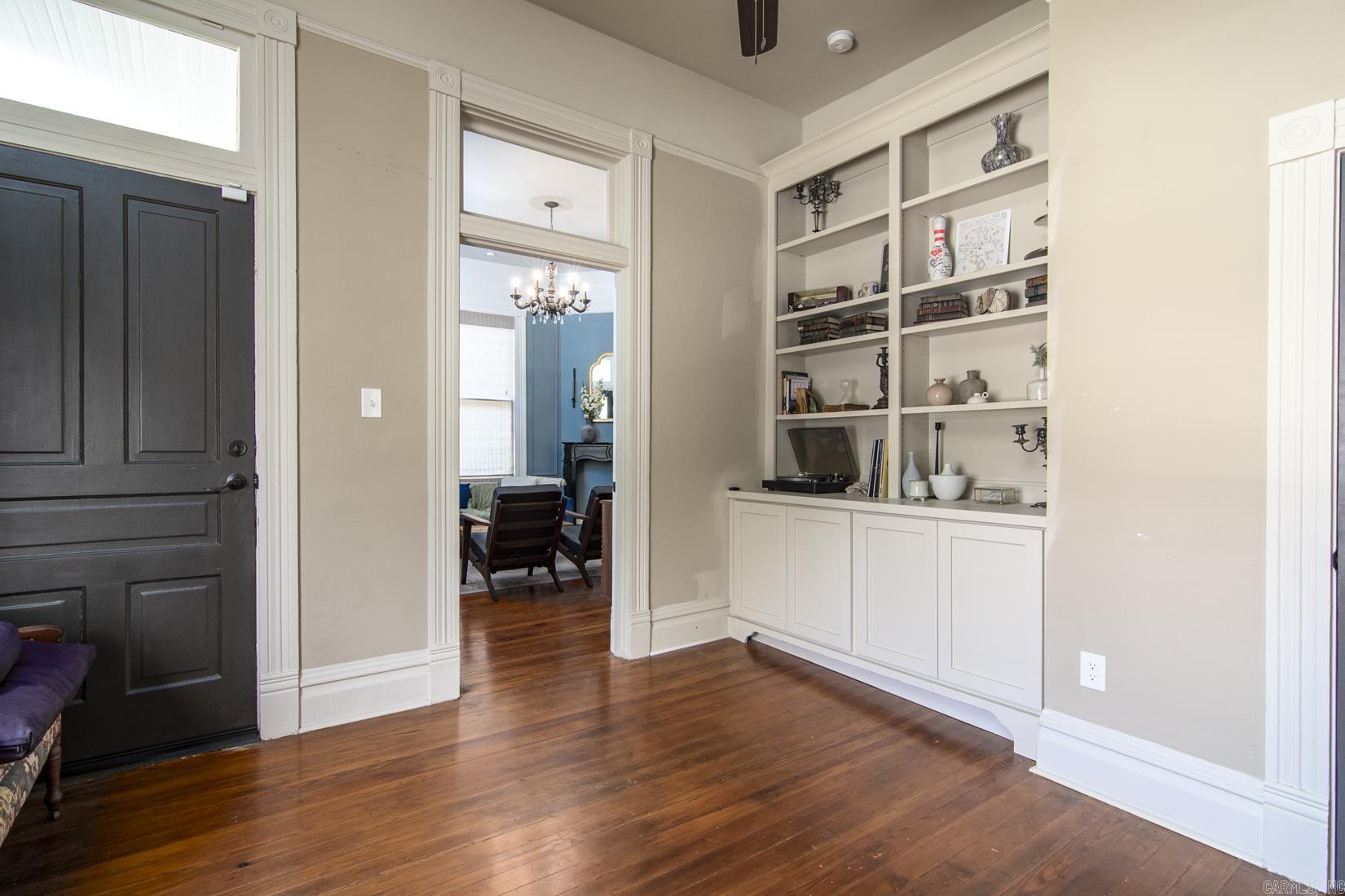 MACARTHUR PLACE ORIGINAL CITY OF - Residential