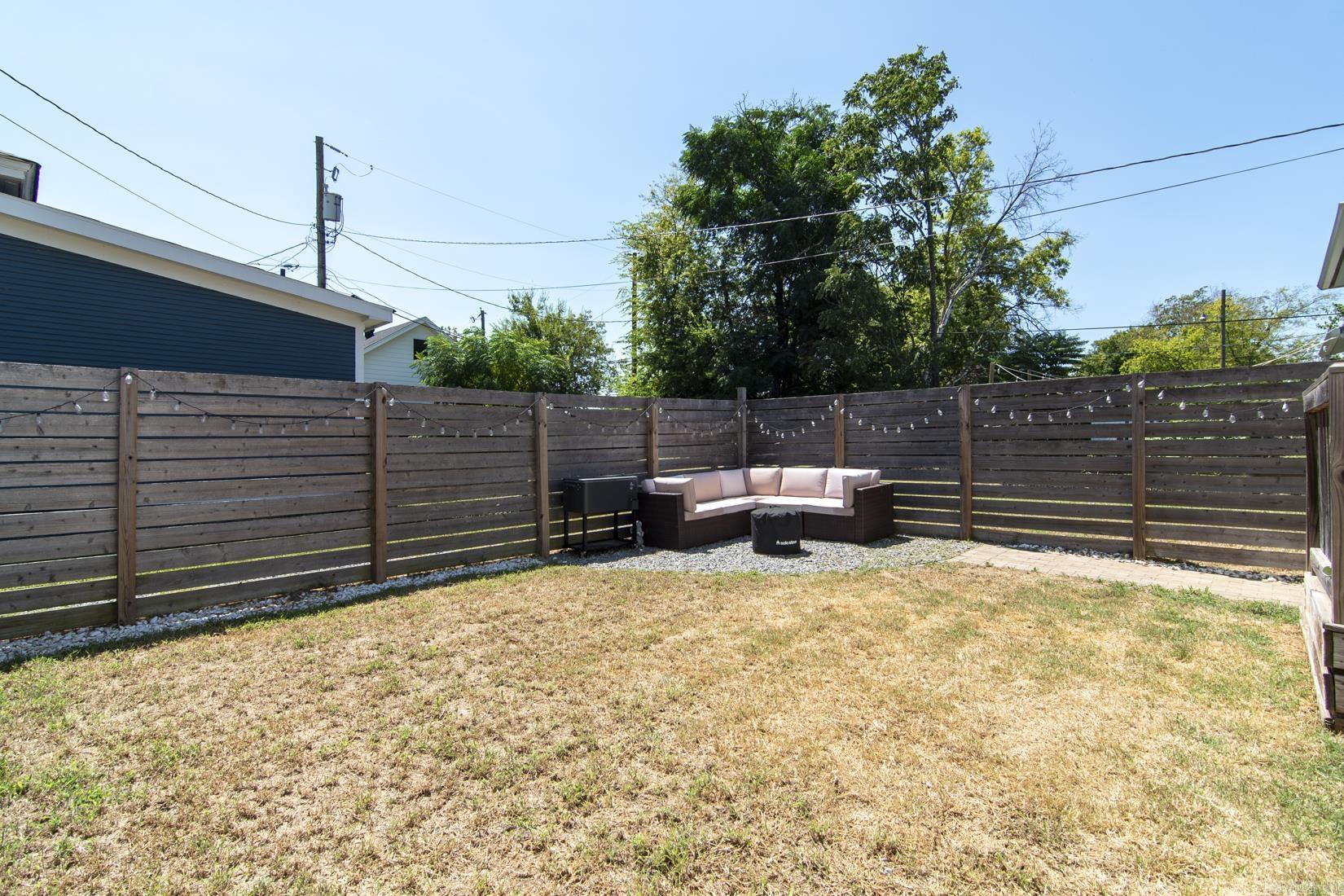 MACARTHUR PLACE ORIGINAL CITY OF - Residential