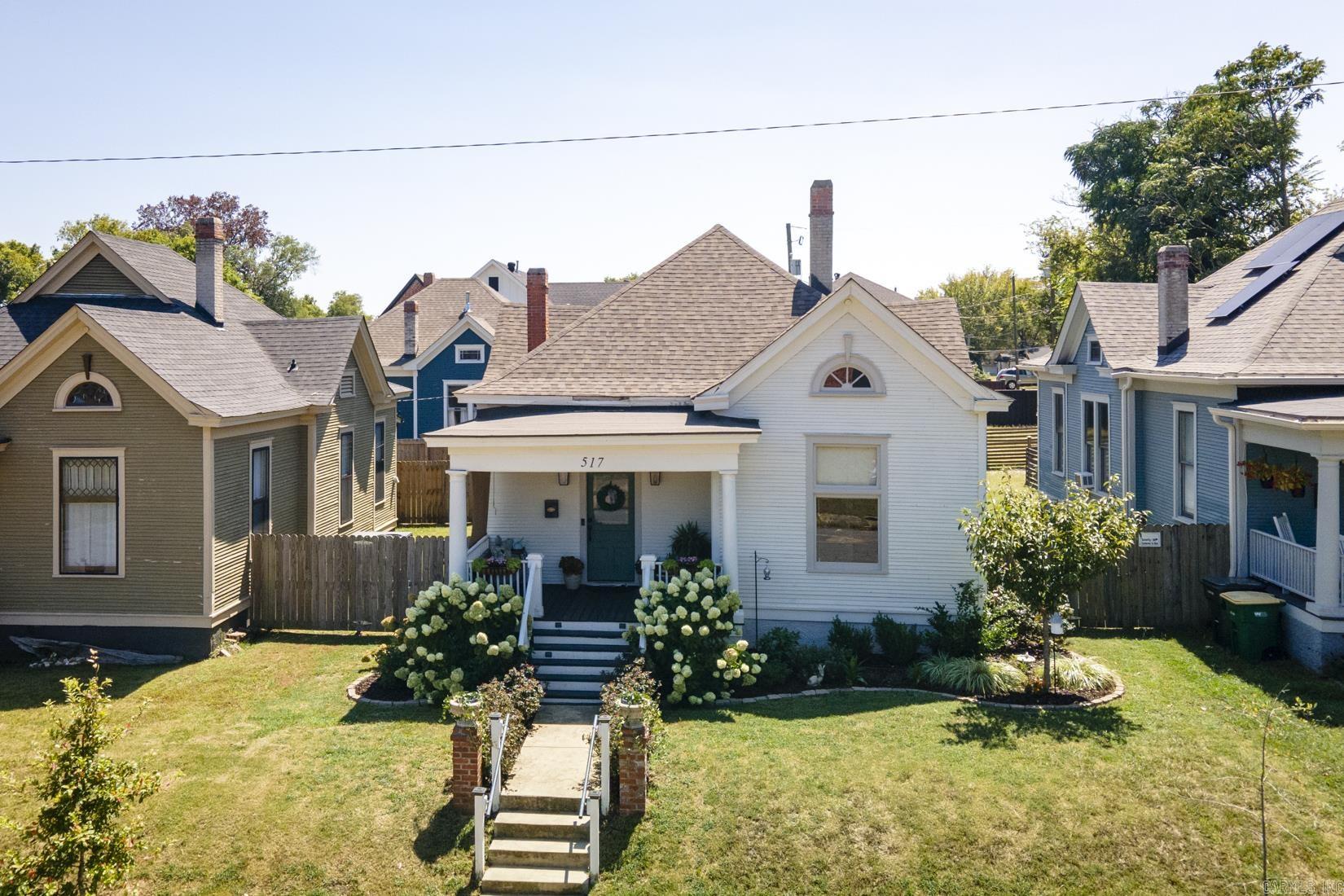 MACARTHUR PLACE ORIGINAL CITY OF - Residential