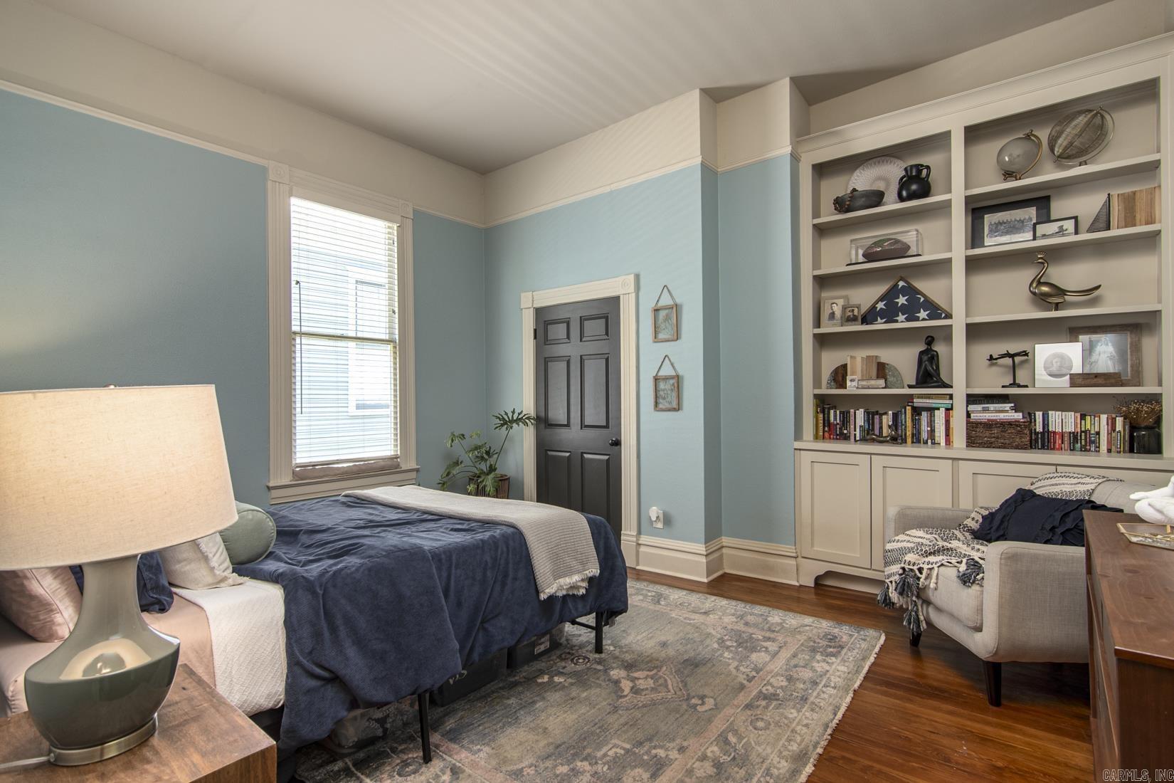 MACARTHUR PLACE ORIGINAL CITY OF - Residential